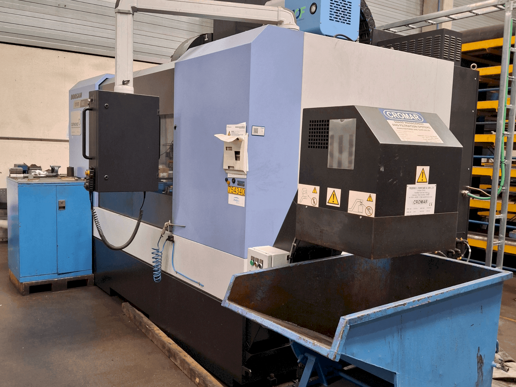 Vista Frontal da DOOSAN DNM 750 II máquina