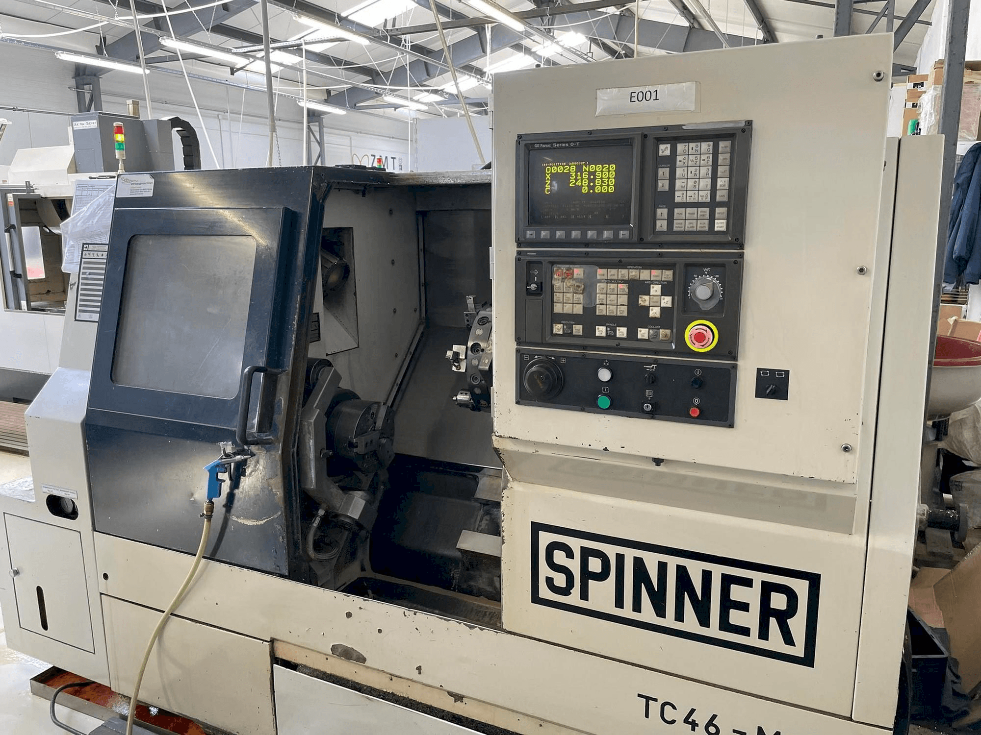 Vista Frontal da SPINNER TC46 MC máquina