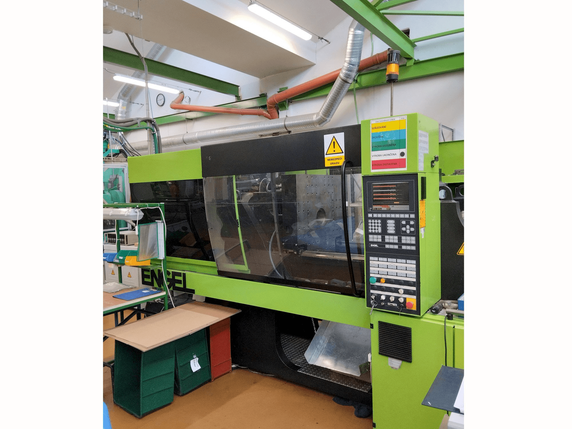 Vista Frontal da Engel Victory 750/150 Tech máquina