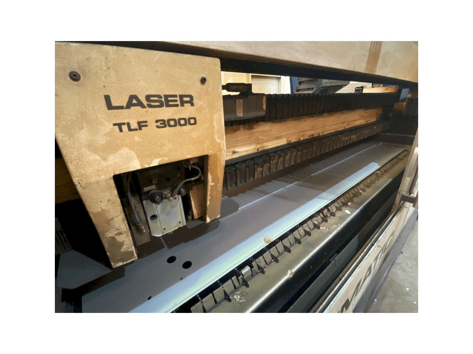 Vista Frontal da Trumpf TRUMATIC L2530 máquina