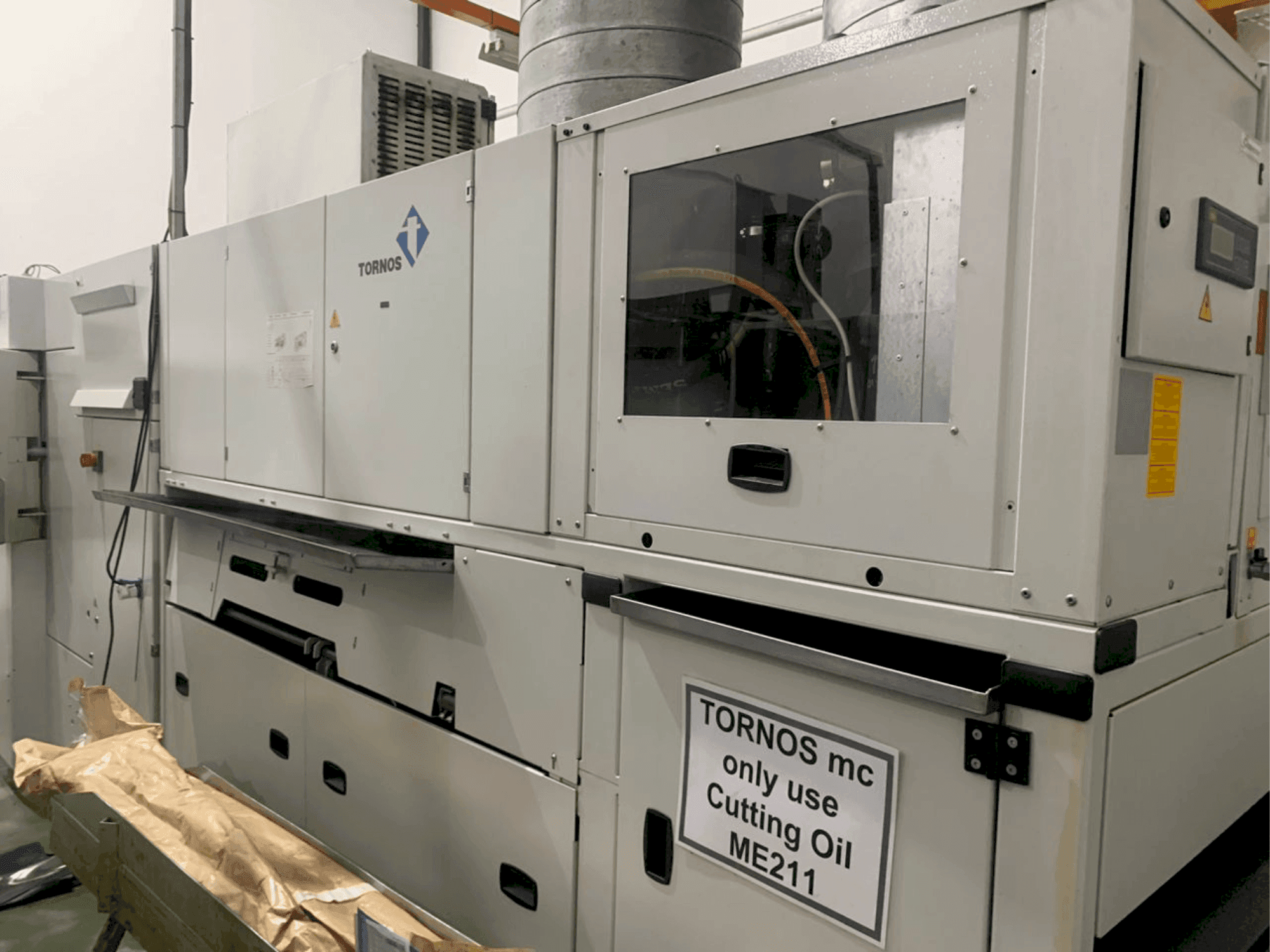 Vista Frontal da TORNOS MultiSWiss 6x14 máquina