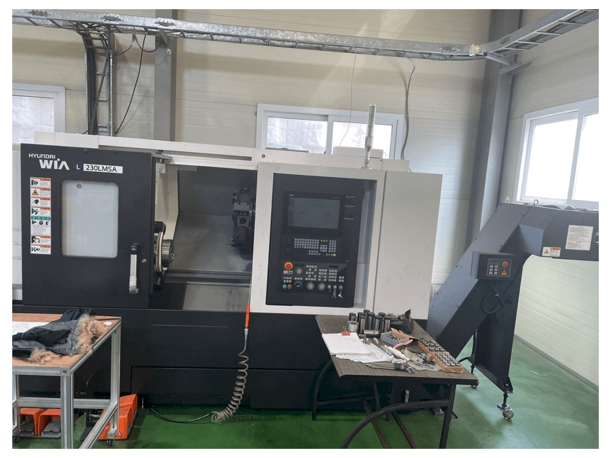 Vista Frontal da Hyundai Wia L 230LMSA máquina