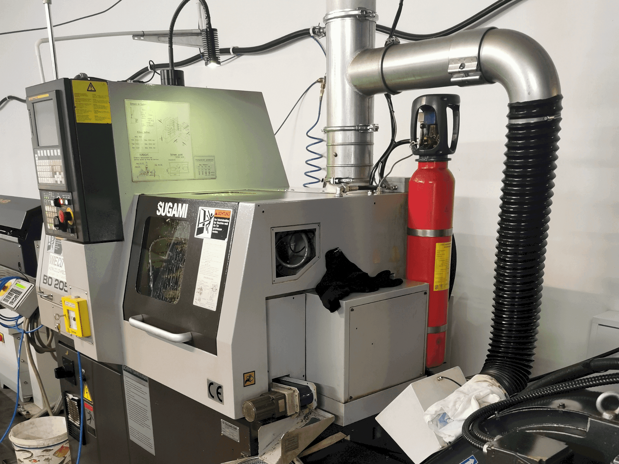 Vista Frontal da TSUGAMI BO205E máquina