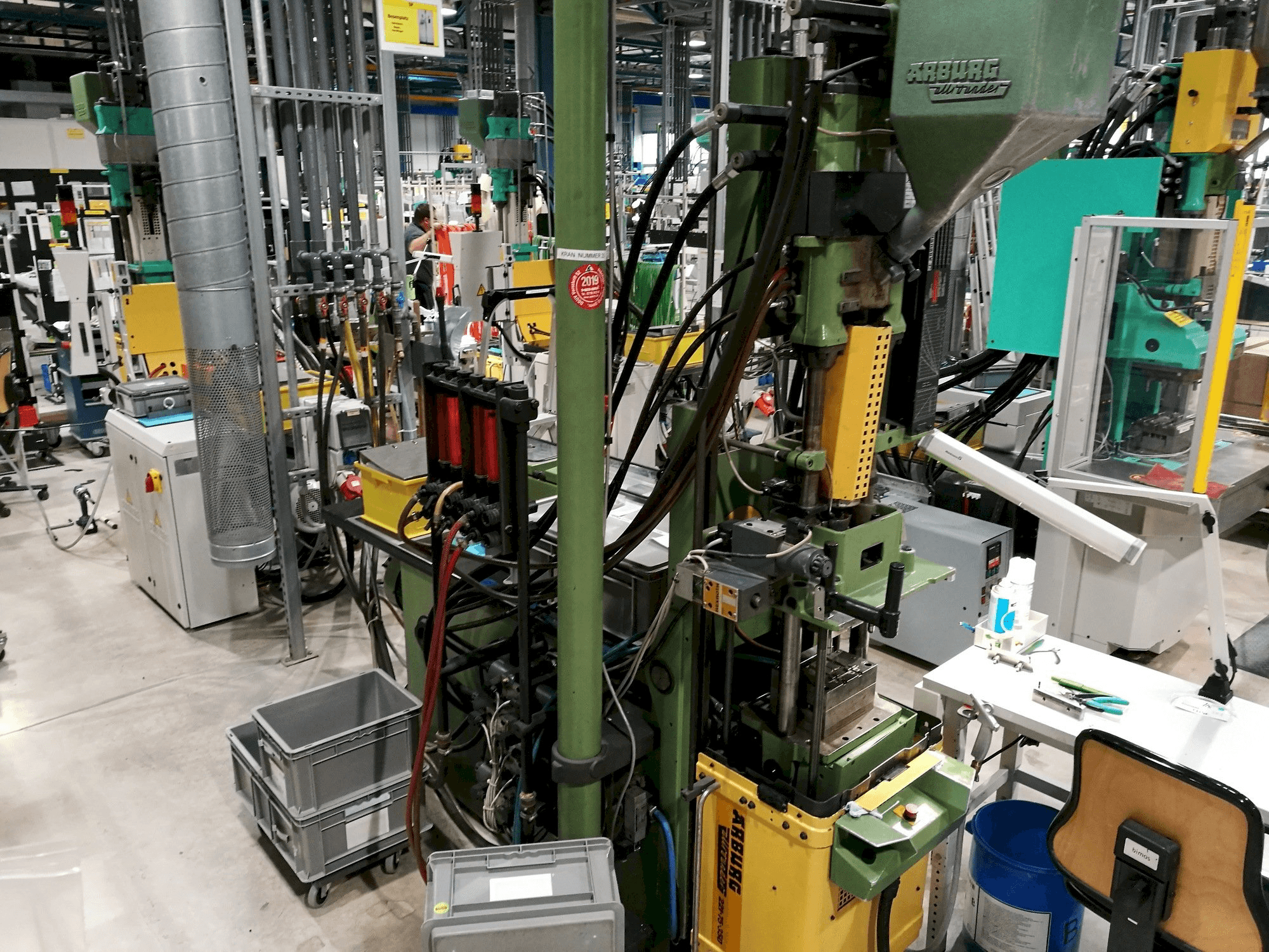 Vista Frontal da Arburg 221-75-350 máquina