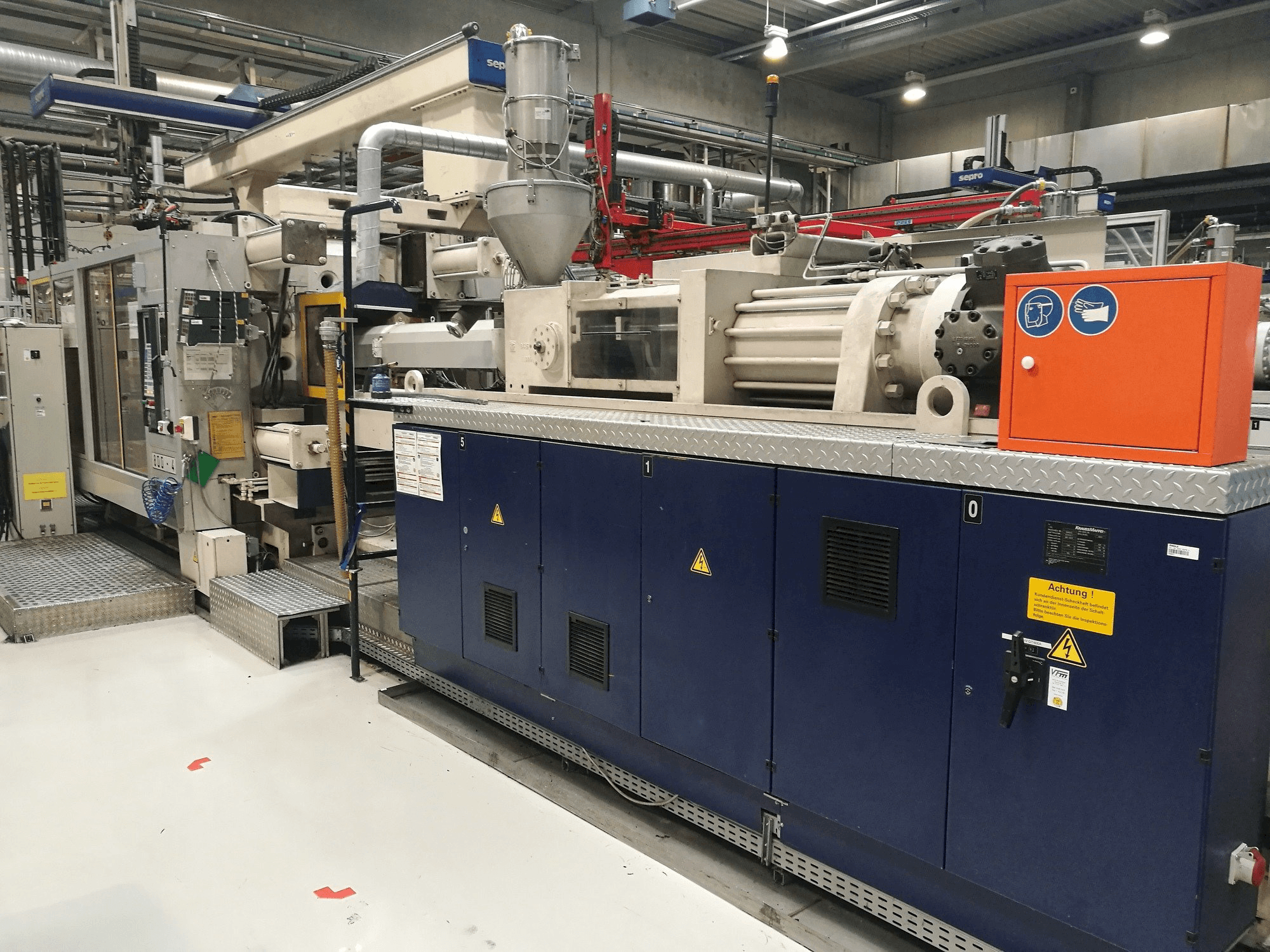 Vista Frontal da Krauss Maffei 800-5000 MC máquina