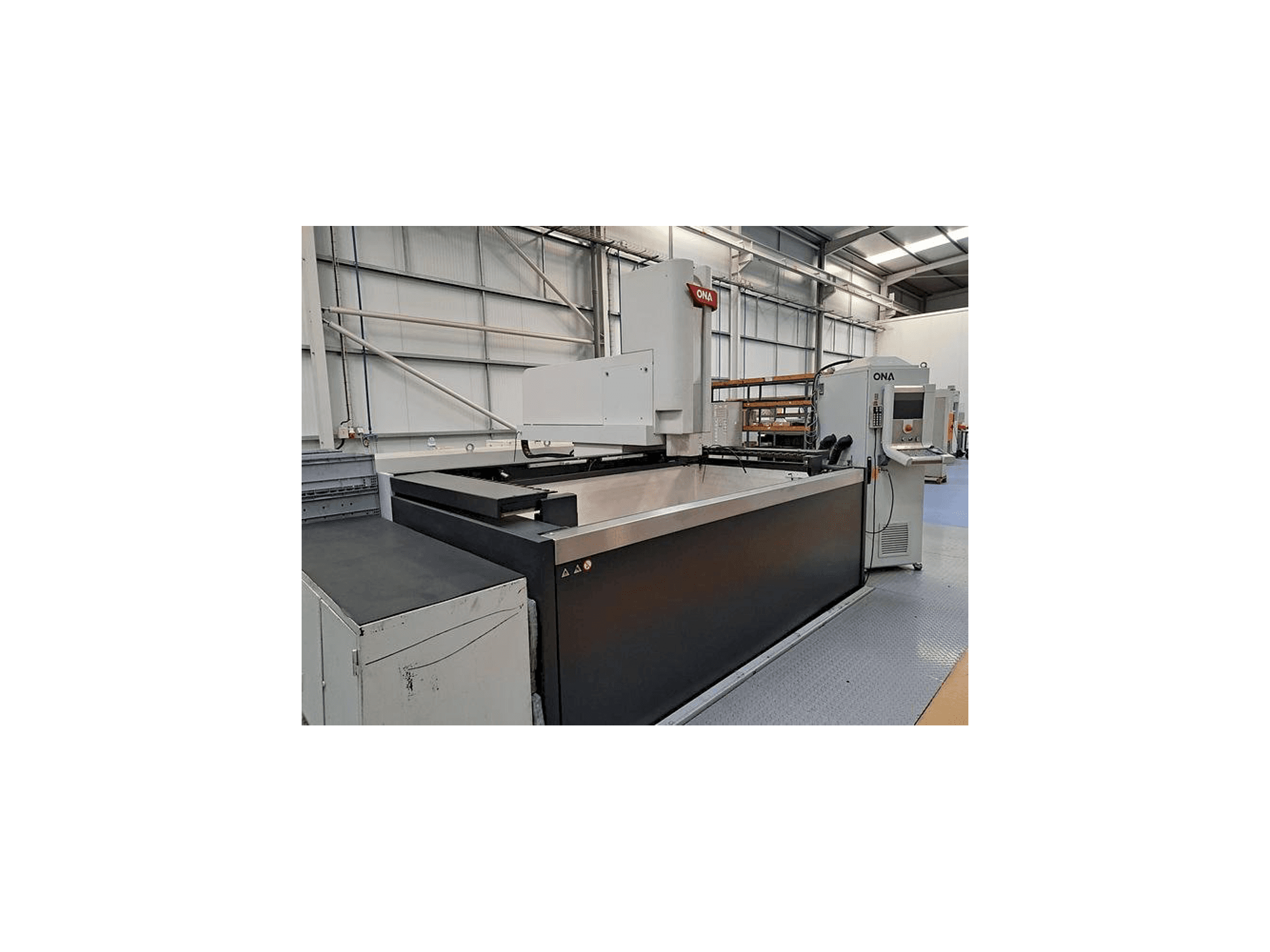 Vista Frontal da ONA QX8 B1 L máquina