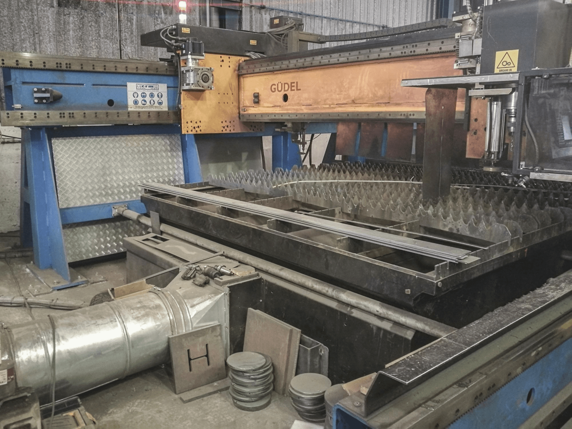 Vista Frontal da CRM CT16025ISO40HPR máquina