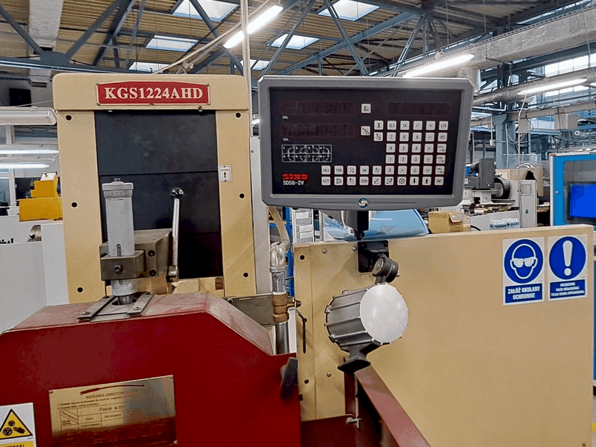 Vista Frontal da Kent KGS 1224 AHD máquina