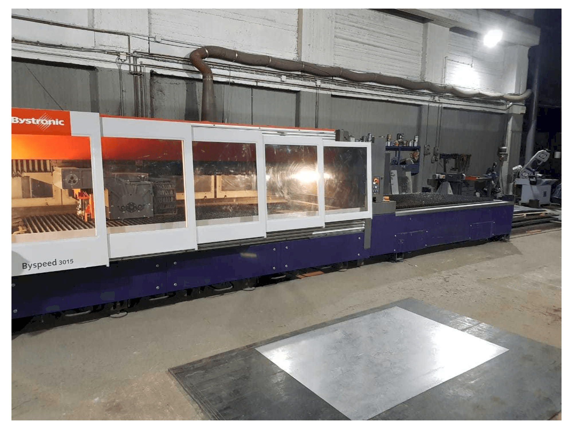 Vista Frontal da Bystronic BySpeed 3015 máquina