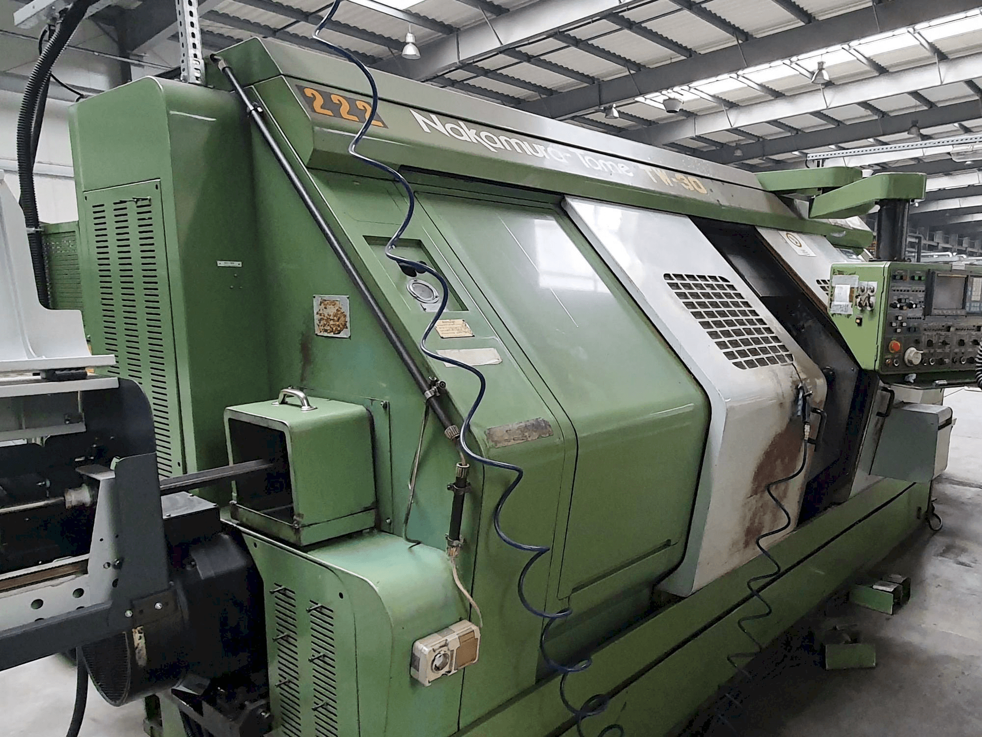 Vista Frontal da NAKAMURA-TOME TW-30 máquina