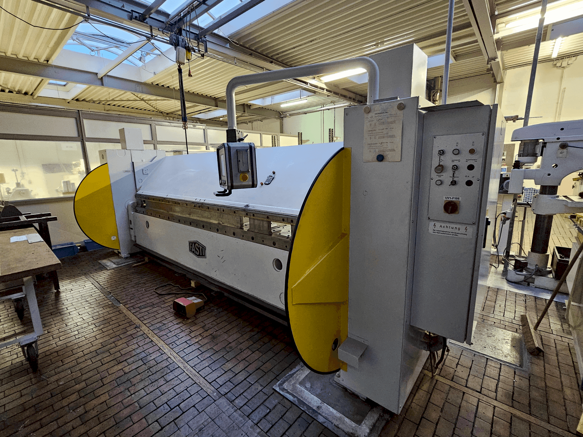 Vista Frontal da SCHRODER-FASTI 215-40-4 máquina