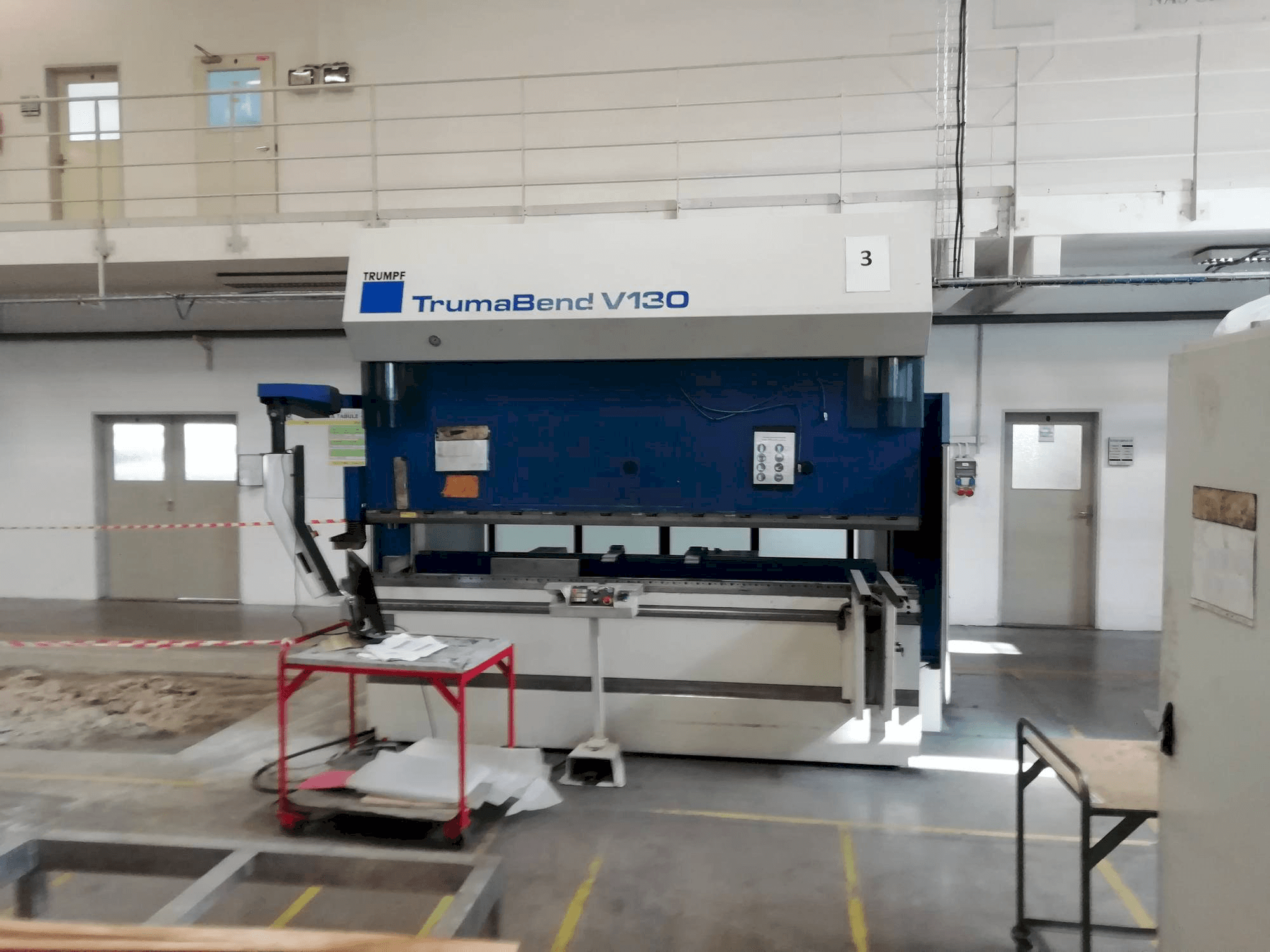 Vista Frontal da Trumpf TrumaBend V130 máquina