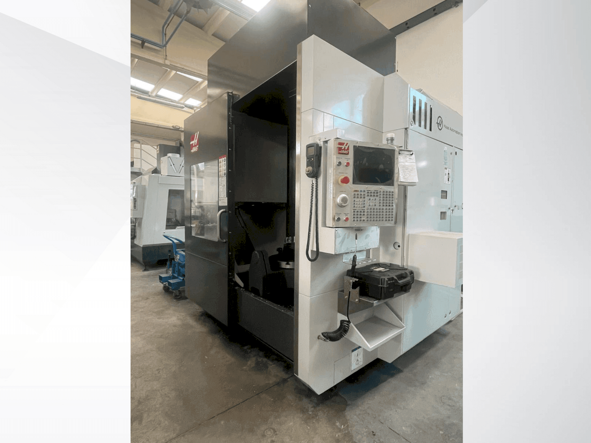 Vista Frontal da HAAS UMC750SS máquina