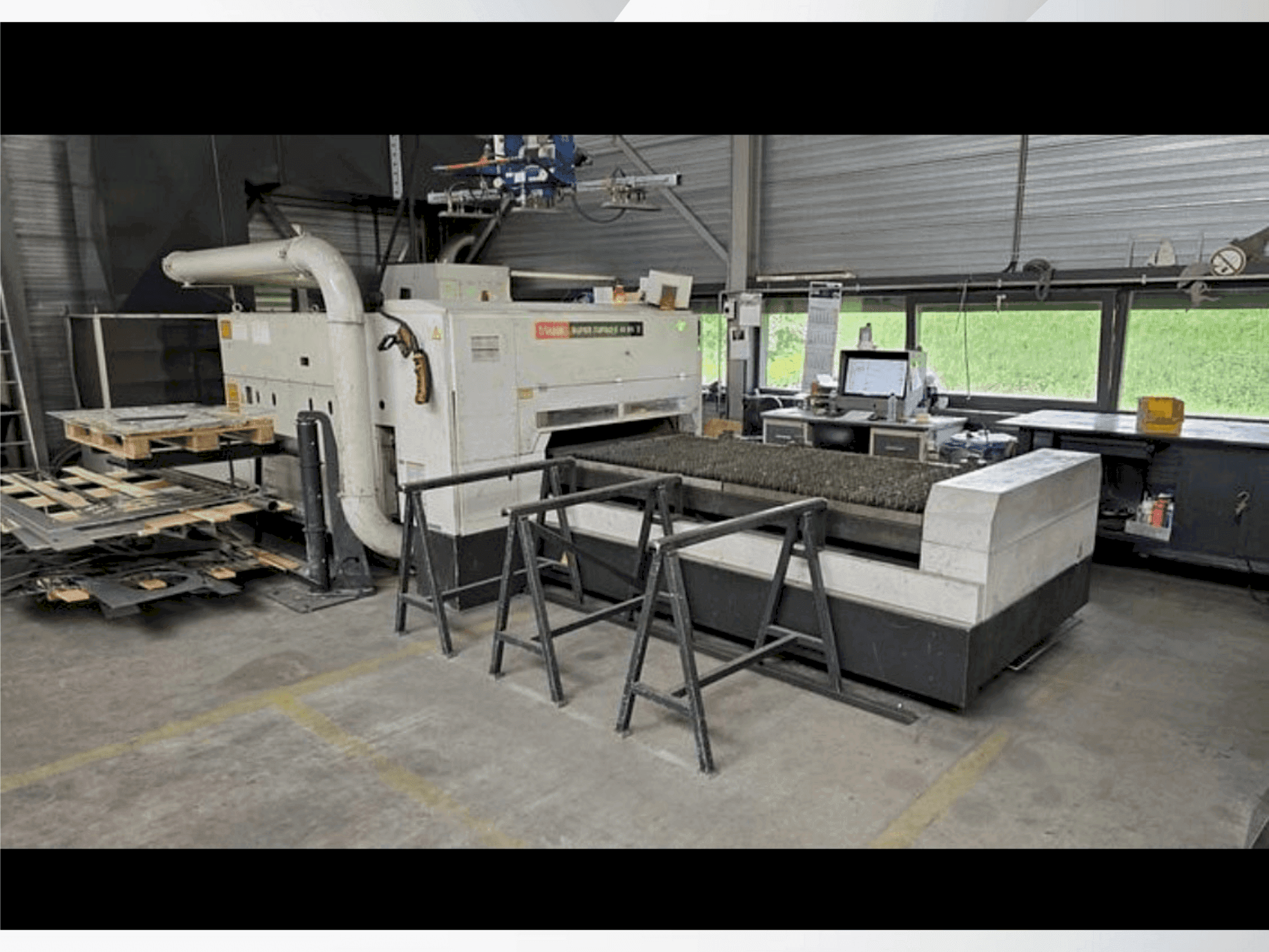 Vista Frontal da Mazak Super Turbo-X 48 MK II máquina