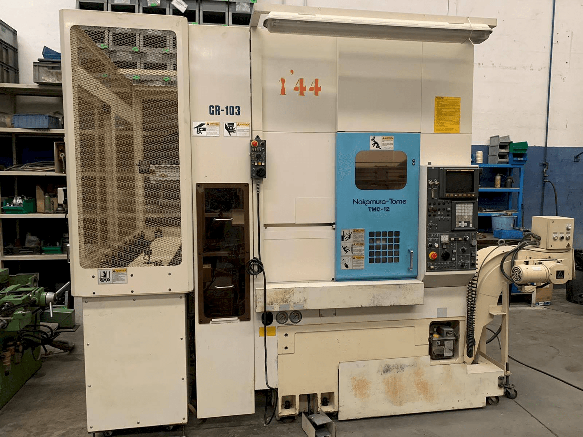 Vista Frontal da NAKAMURA-TOME TMC 12 máquina