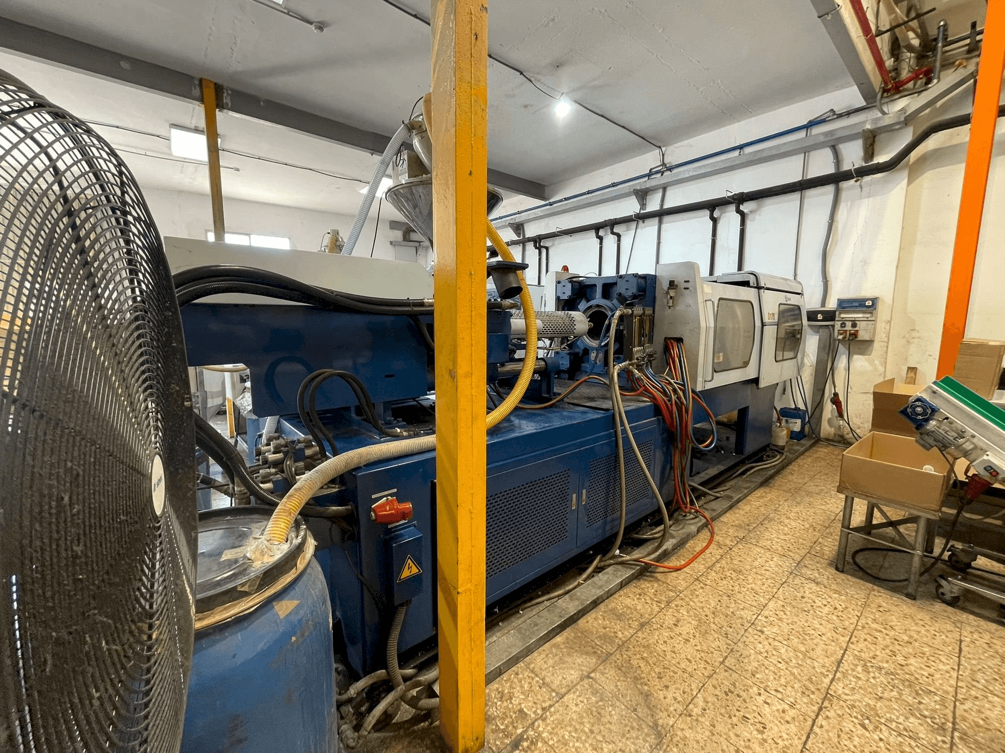 Vista Lateral Esquerda da Euroinj D170 máquina