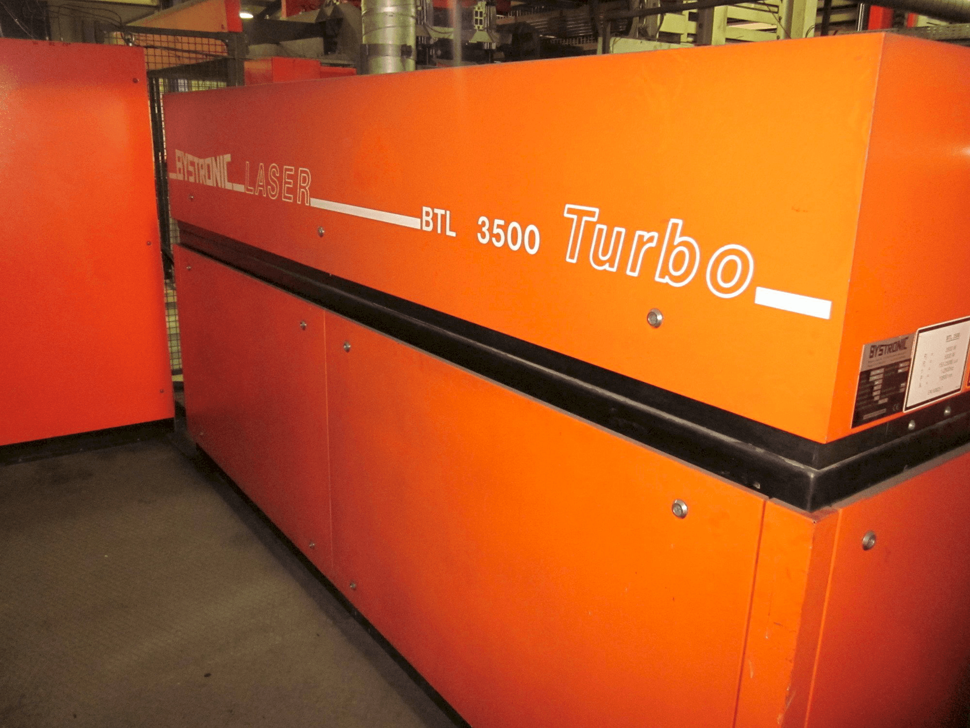 Vista Frontal da Bystronic BTLl 3500 máquina