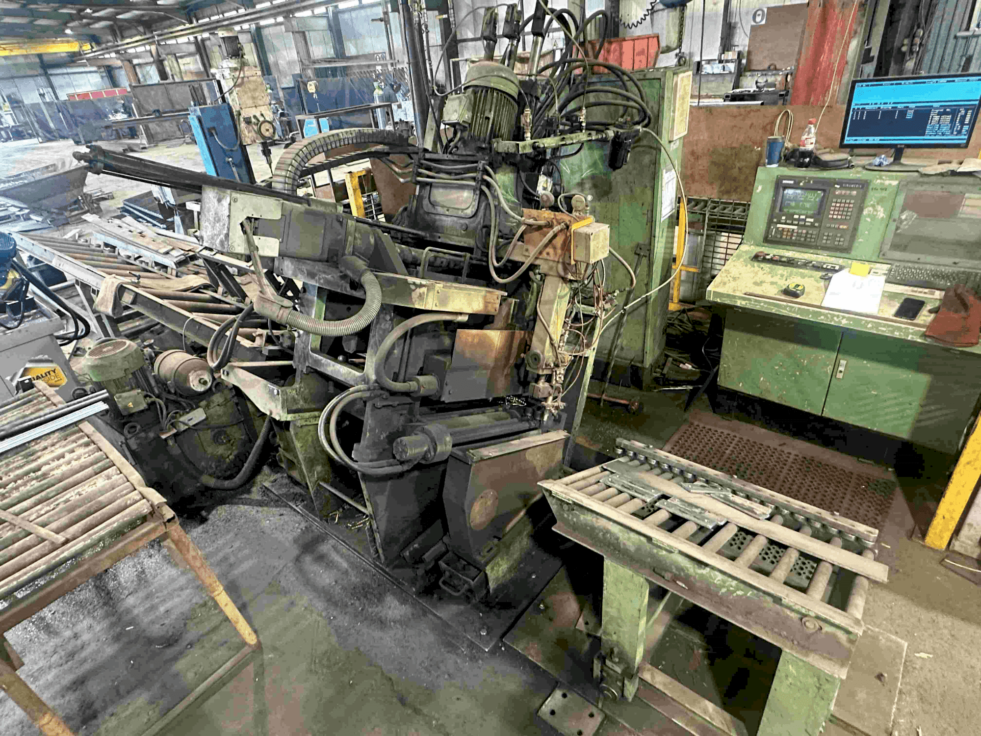 Vista Frontal da Peddinghaus FDB 600 máquina