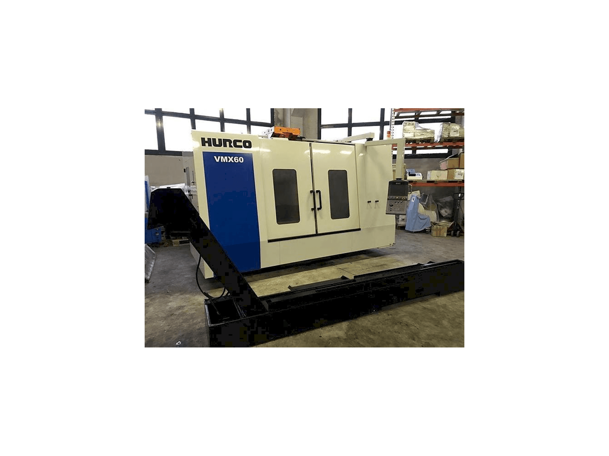 Vista Frontal da Hurco VMX 60 máquina