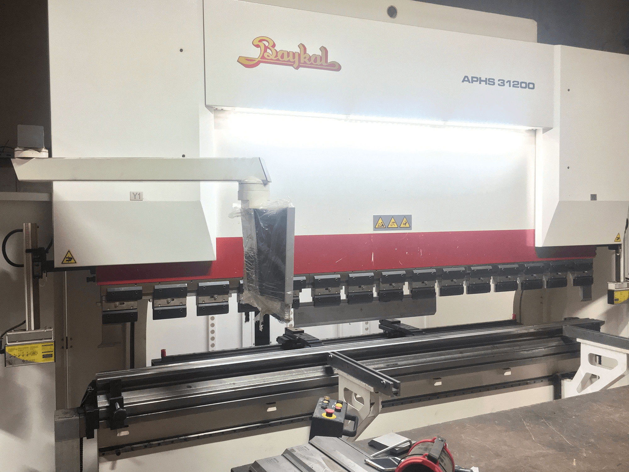 Vista Frontal da Baykal APHS 31200 máquina