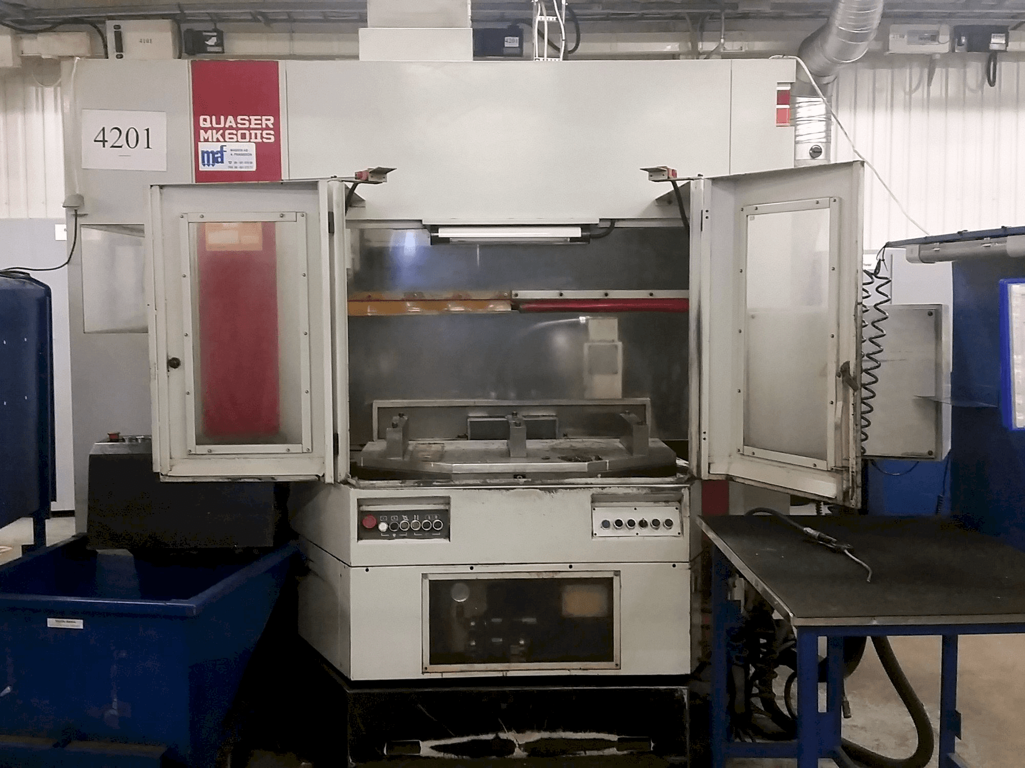 Vista Frontal da Quaser MK60 IIS máquina