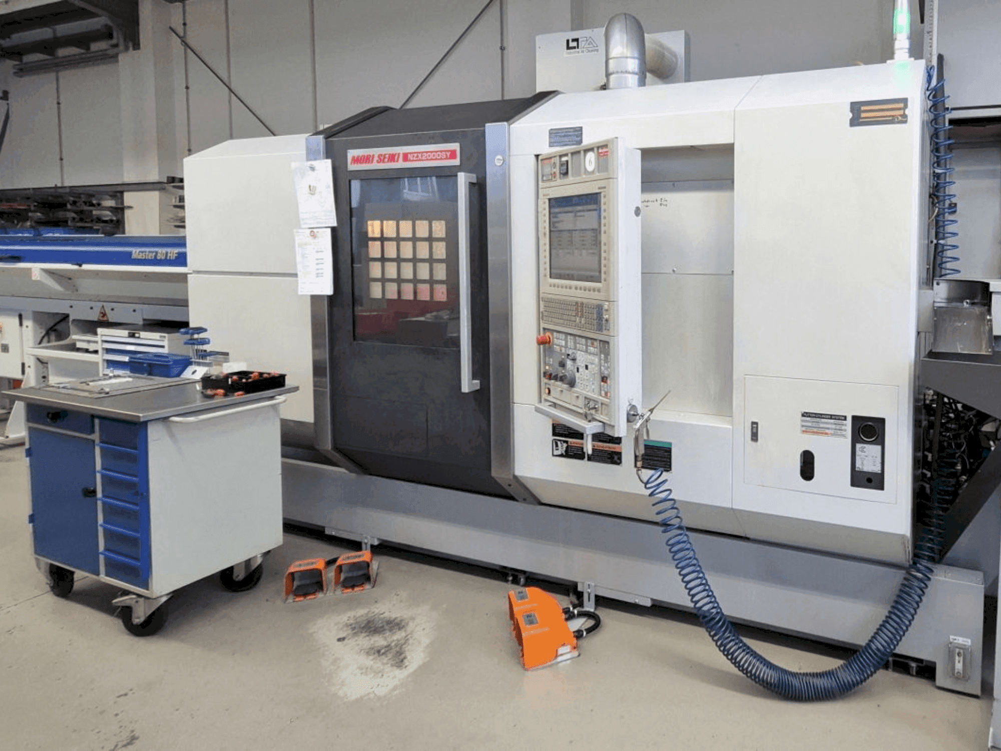 Vista Frontal da MORI SEIKI NZX2000/800SY máquina