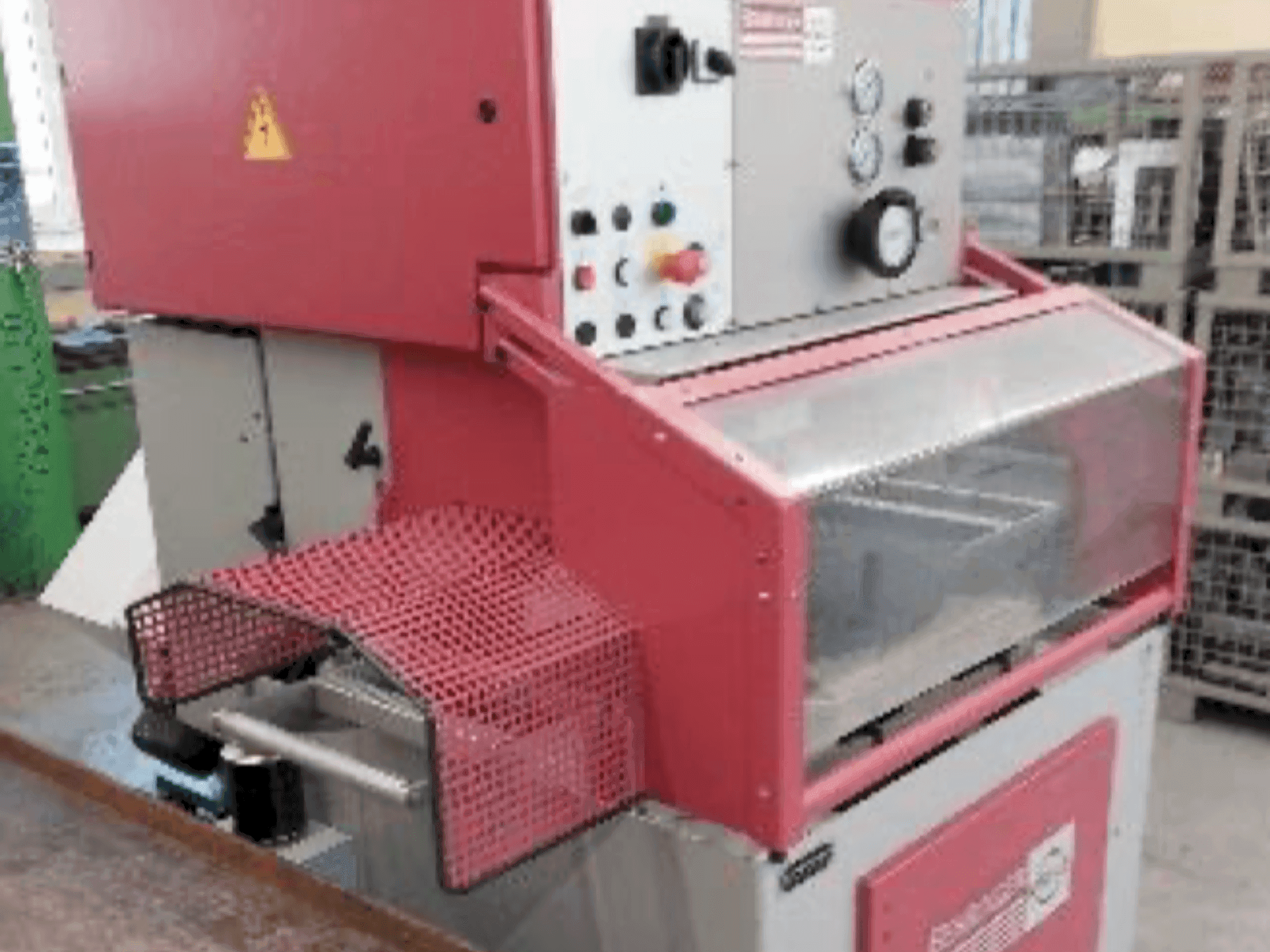 Vista Frontal da Behringer EISELE PSU 450 H máquina