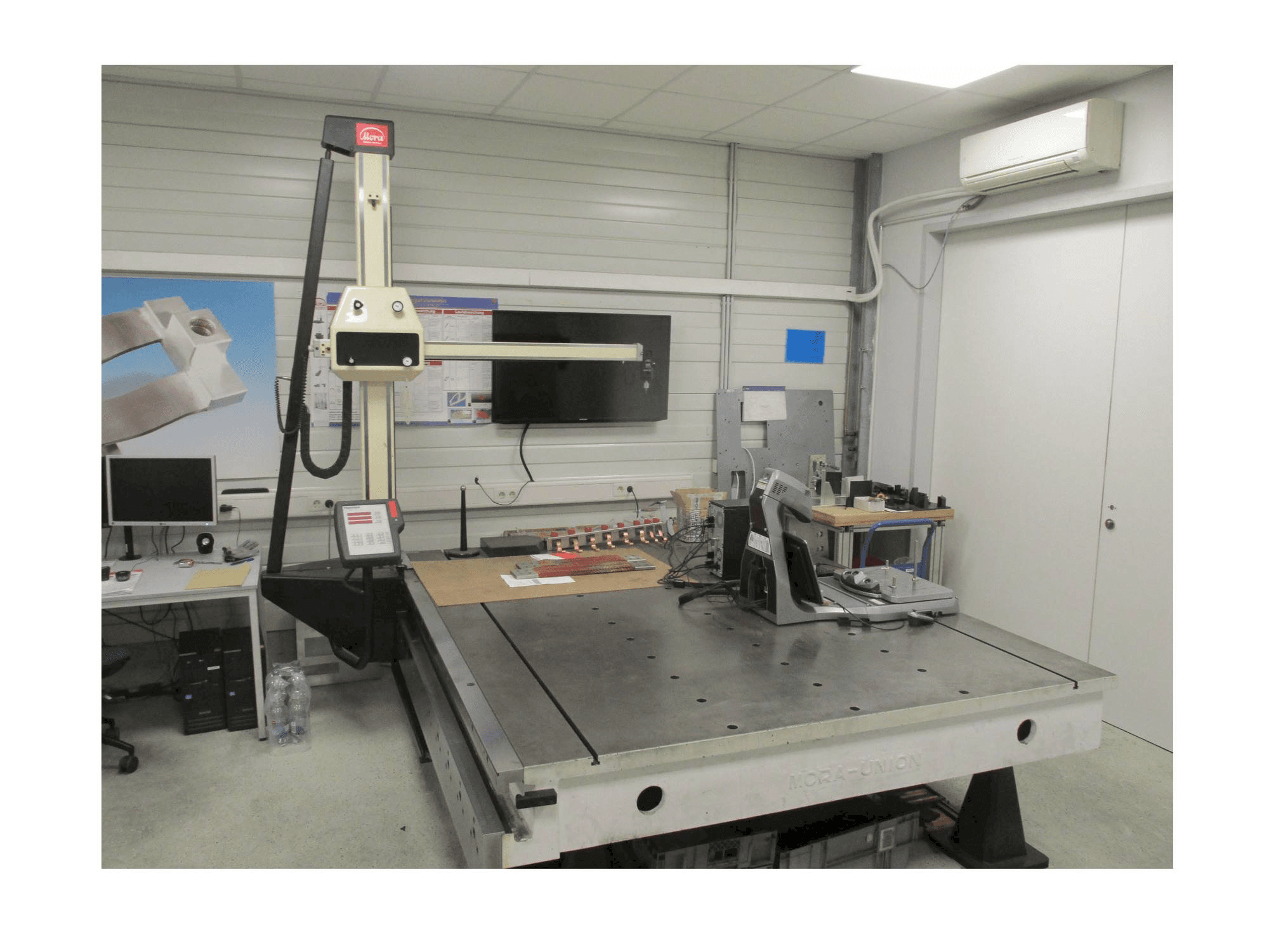 Vista Frontal da Mora Console Version Assistant máquina