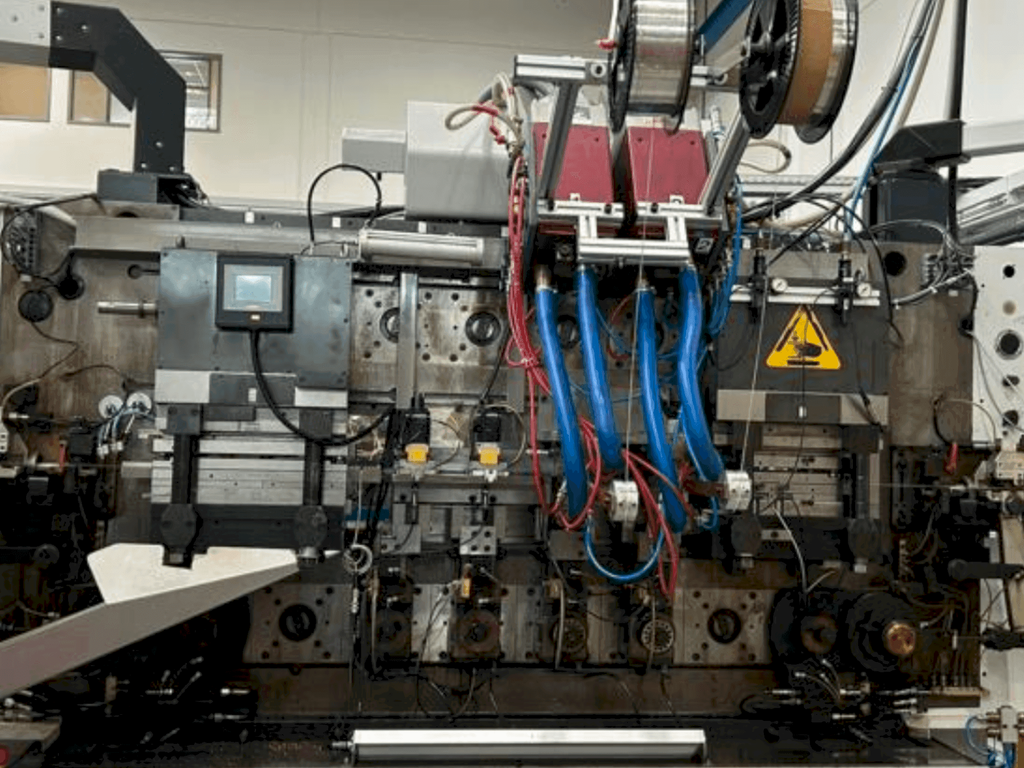 Vista Frontal da Bihler BZ 2/8 máquina