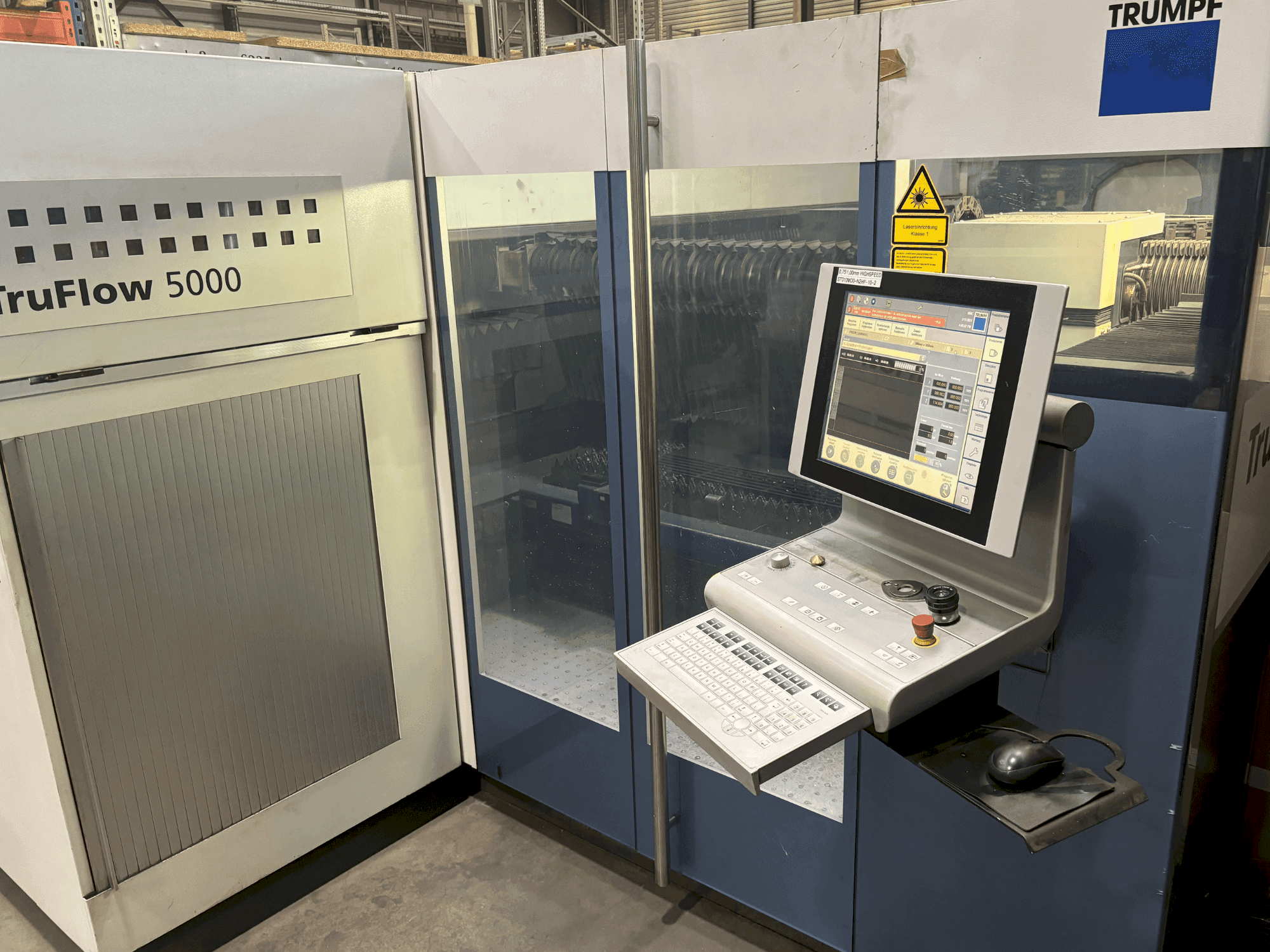 Vista Frontal da TRUMPF TruLaser 3030 máquina