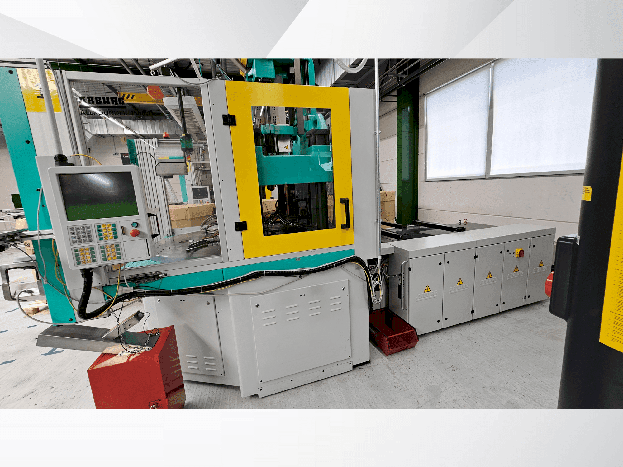 Vista Frontal da Arburg Allrounder 1500 T 2000-400 máquina