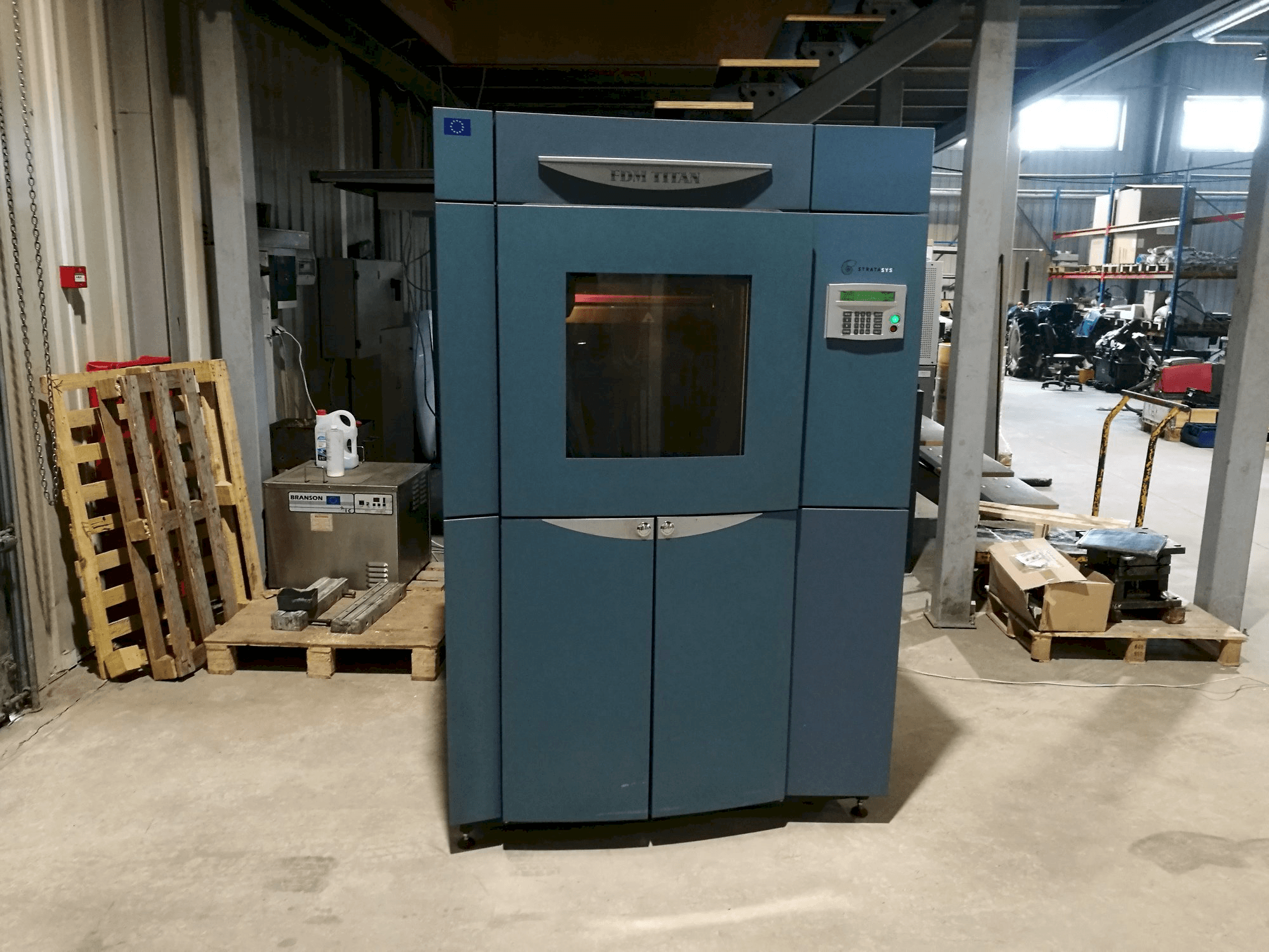 Vista Frontal da Stratasys FDM Titan máquina