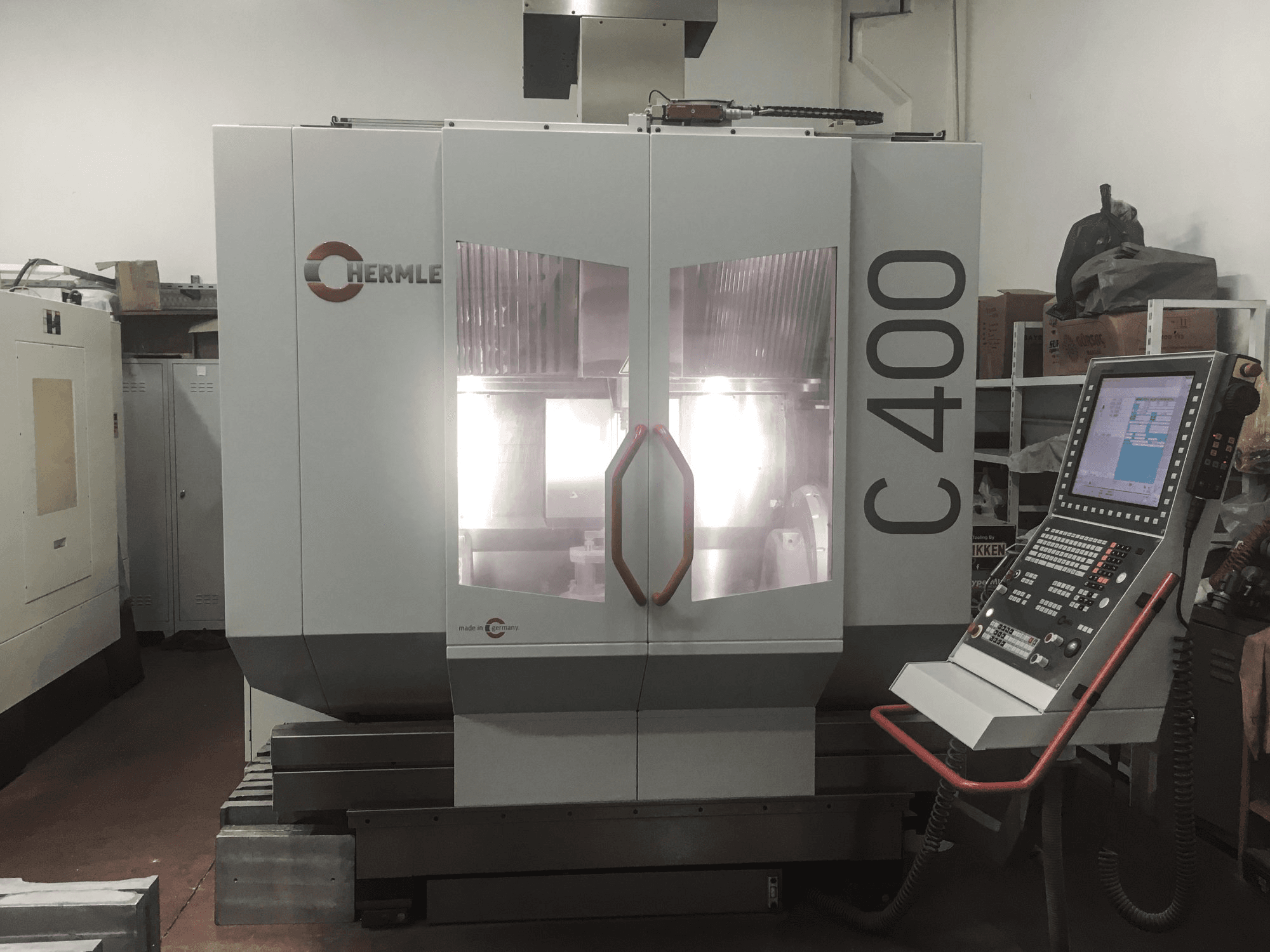 Vista Frontal da HERMLE C 400 U máquina