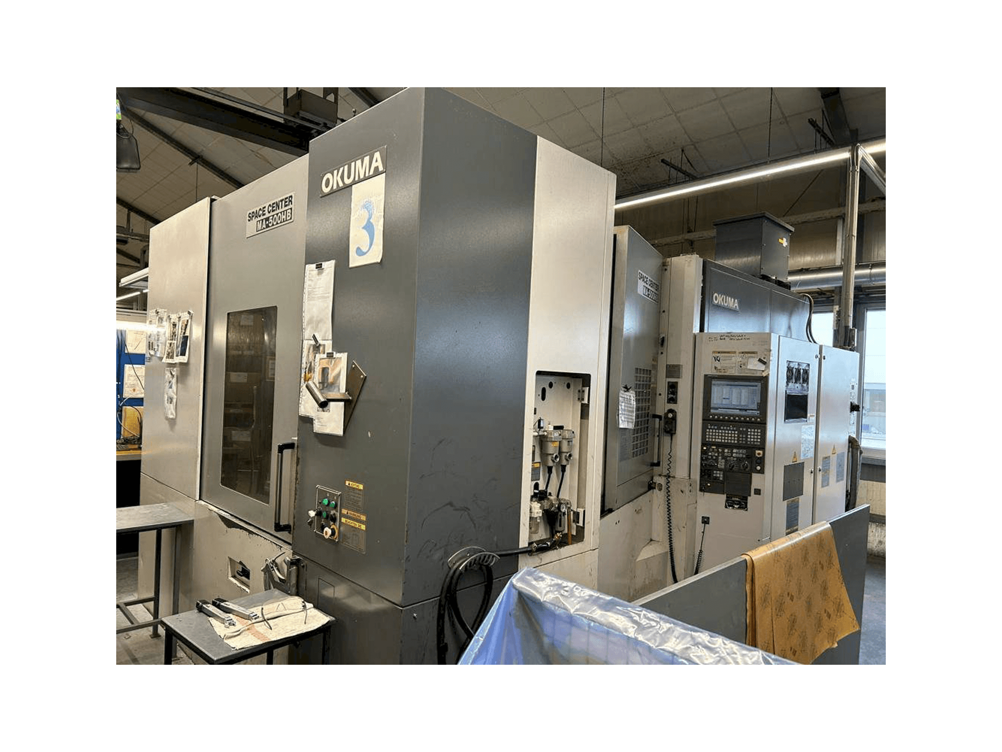 Vista Esquerda da Okuma MA 500HB máquina