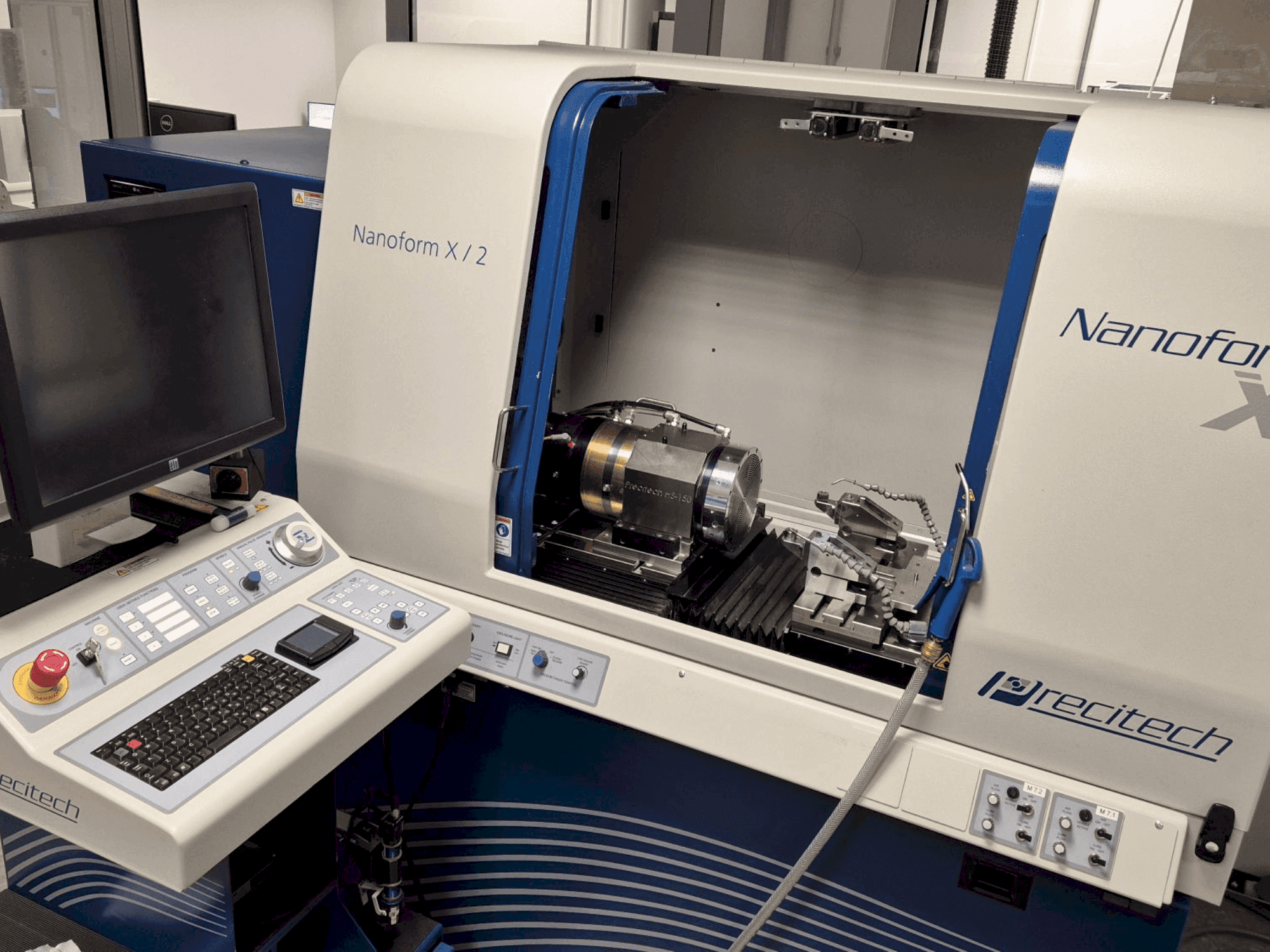 Vista Frontal da PRECITECH Nanoform X máquina