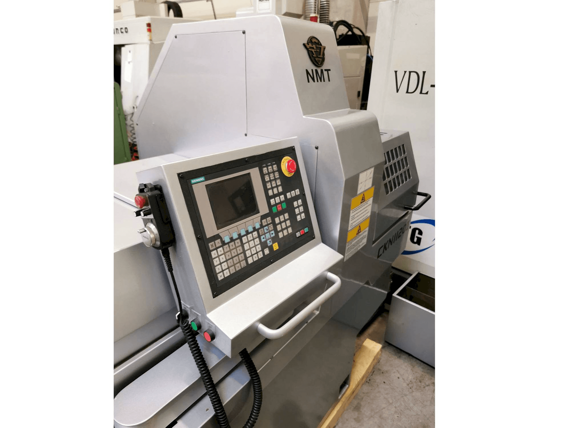 Vista Frontal da NINGJIANG CKN1112II máquina