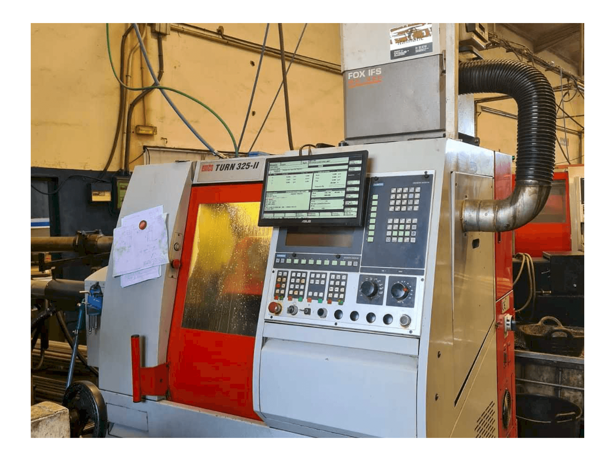 Vista Frontal da EMCO Turn 325-II máquina