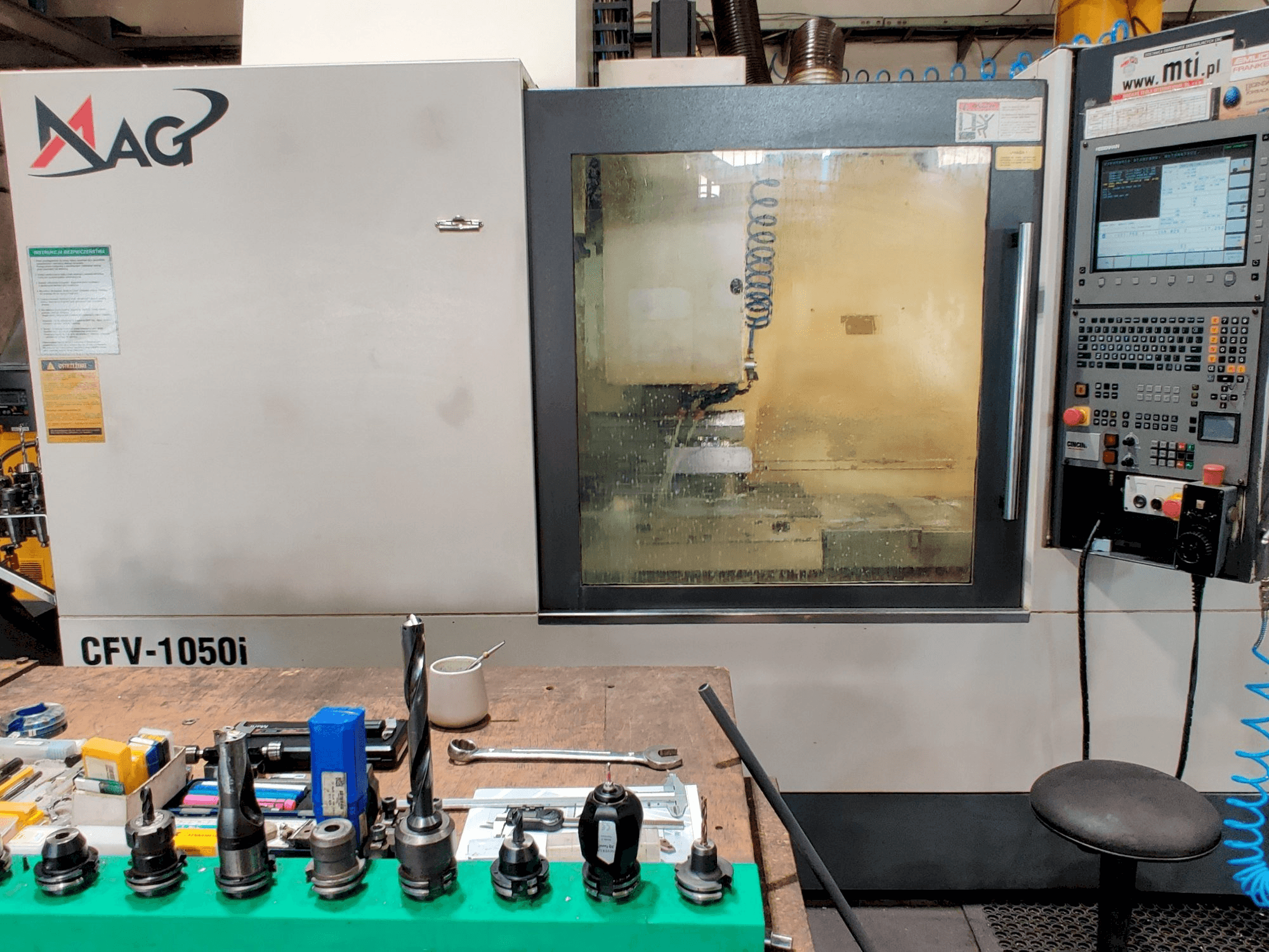 Vista Frontal da MAG CFV 1050 máquina