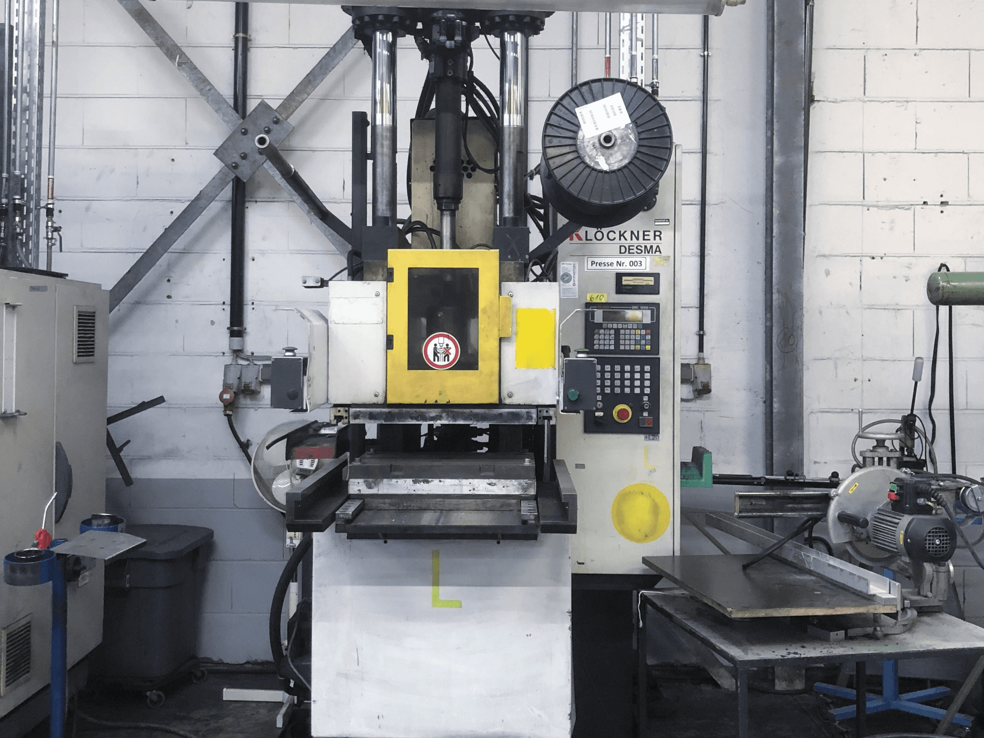 Vista Frontal da Kloeckner Desma 956.050 ZO máquina