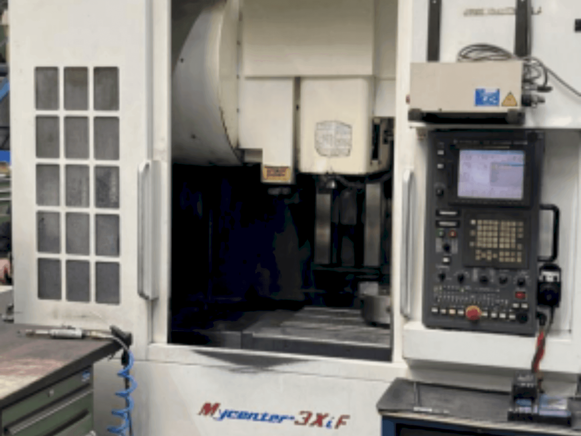 Vista Frontal da Kitamura 3XiF máquina