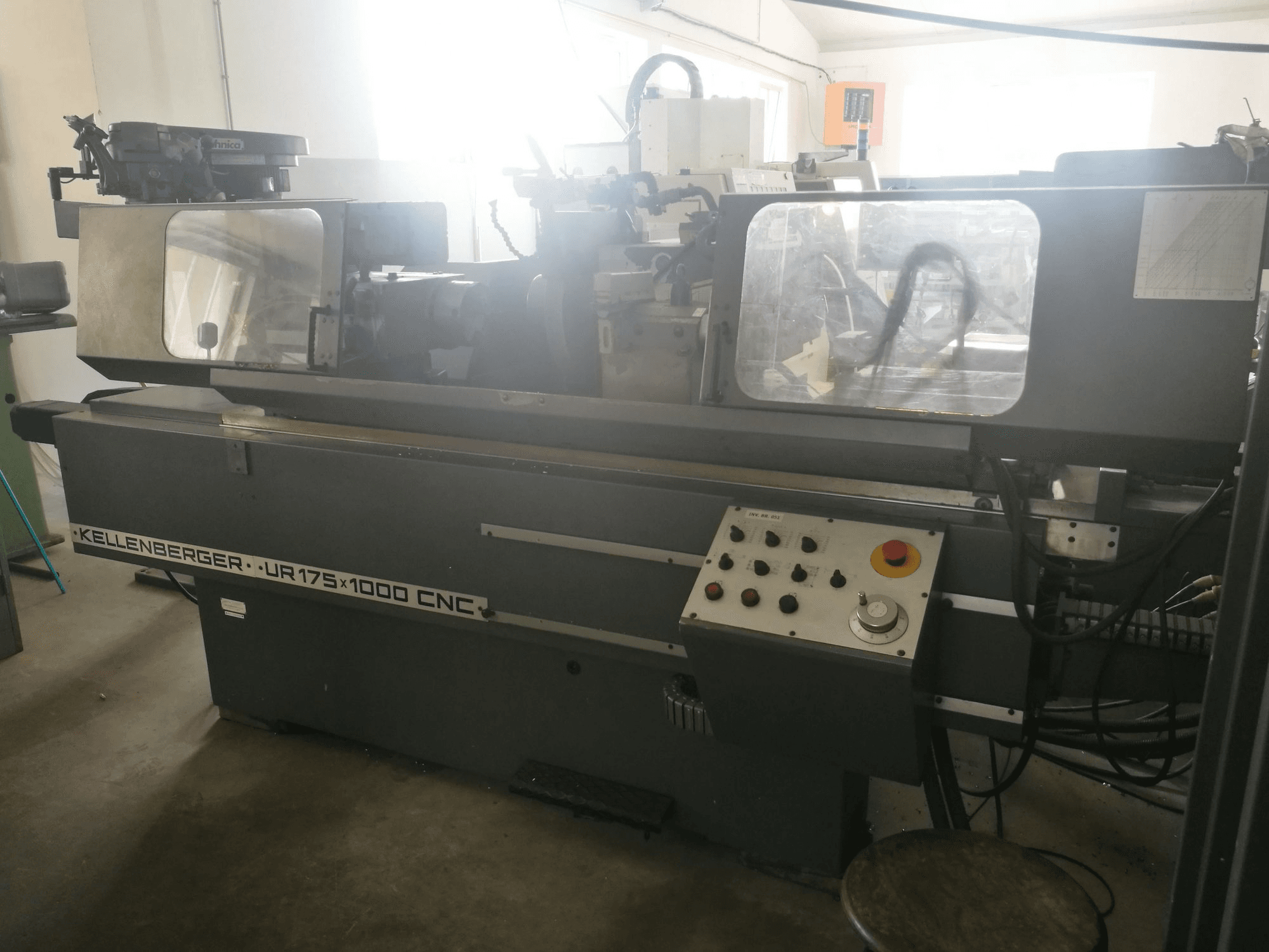 Vista Frontal da KELLENBERGER UR 175x1000 CNC máquina