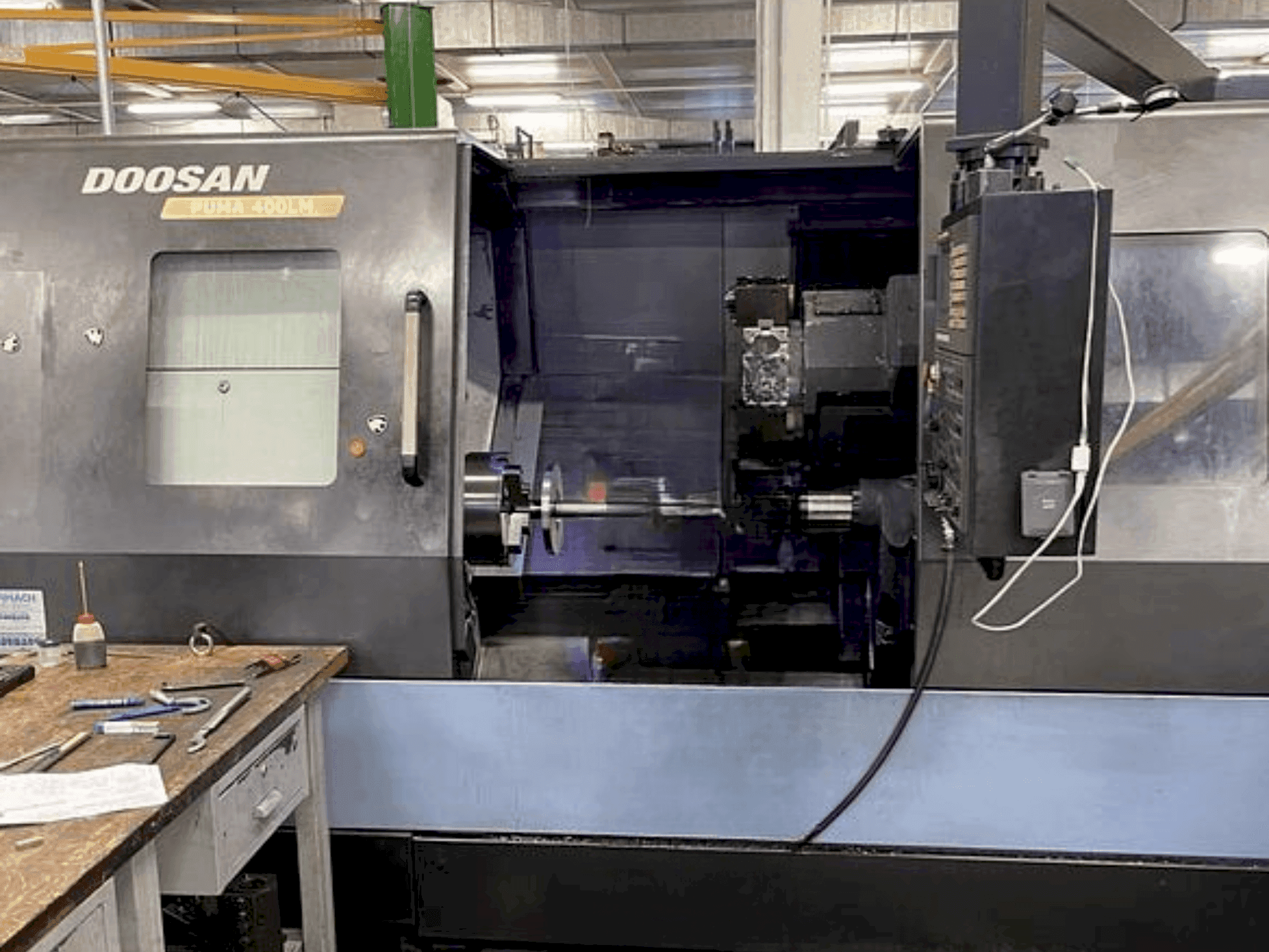 Vista Frontal da DOOSAN Puma 400 LMA máquina