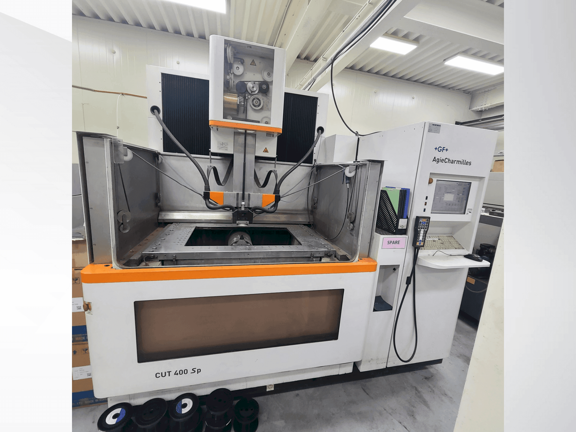 Vista Frontal da AGIE CUT 400 Sp máquina