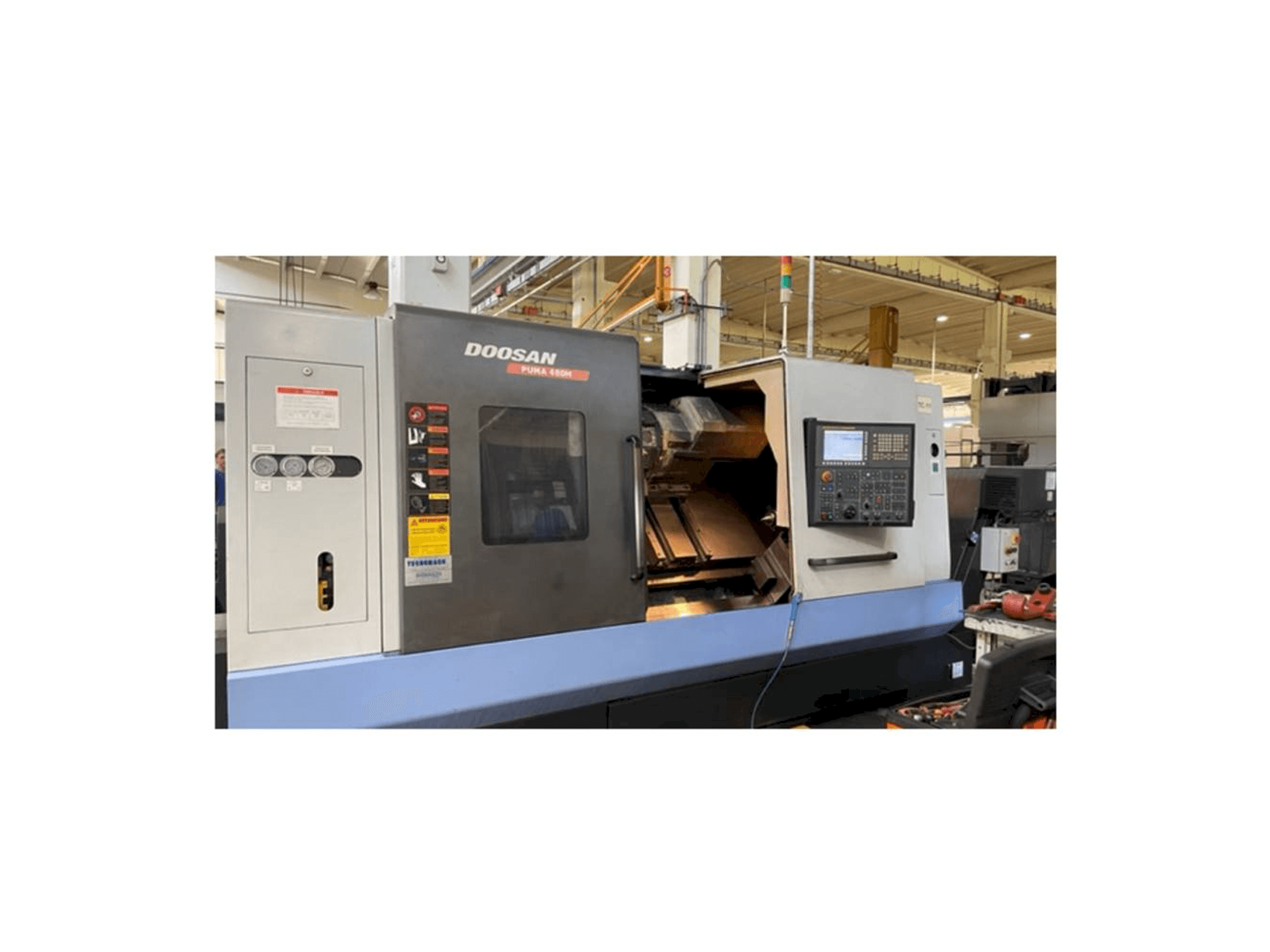 Vista Frontal da Doosan PUMA 480 MB máquina