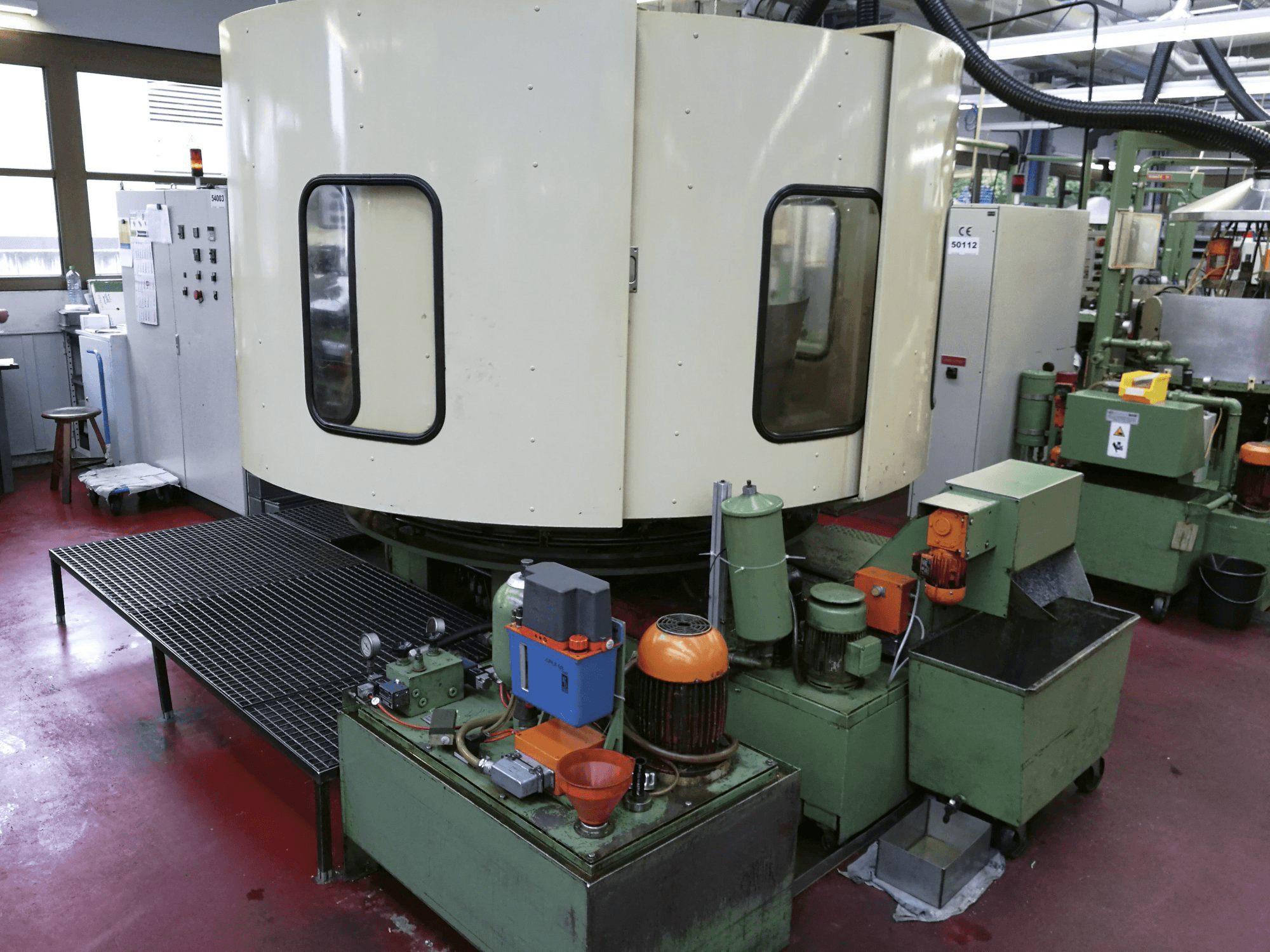 Vista Frontal da RIS-INGOLD Rismatic 151G-12 máquina