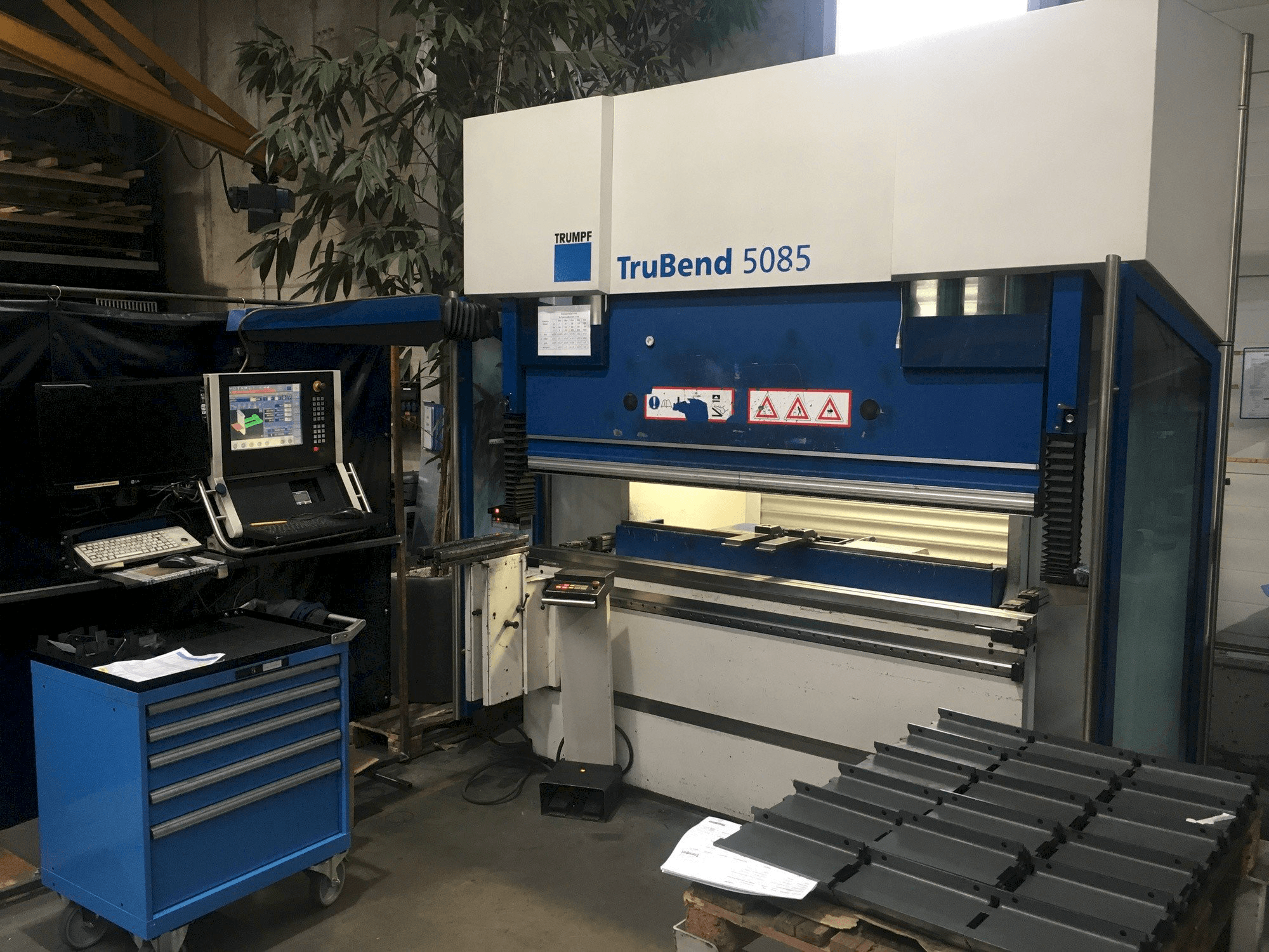 Vista Direita da Trumpf TruBend 5085 máquina
