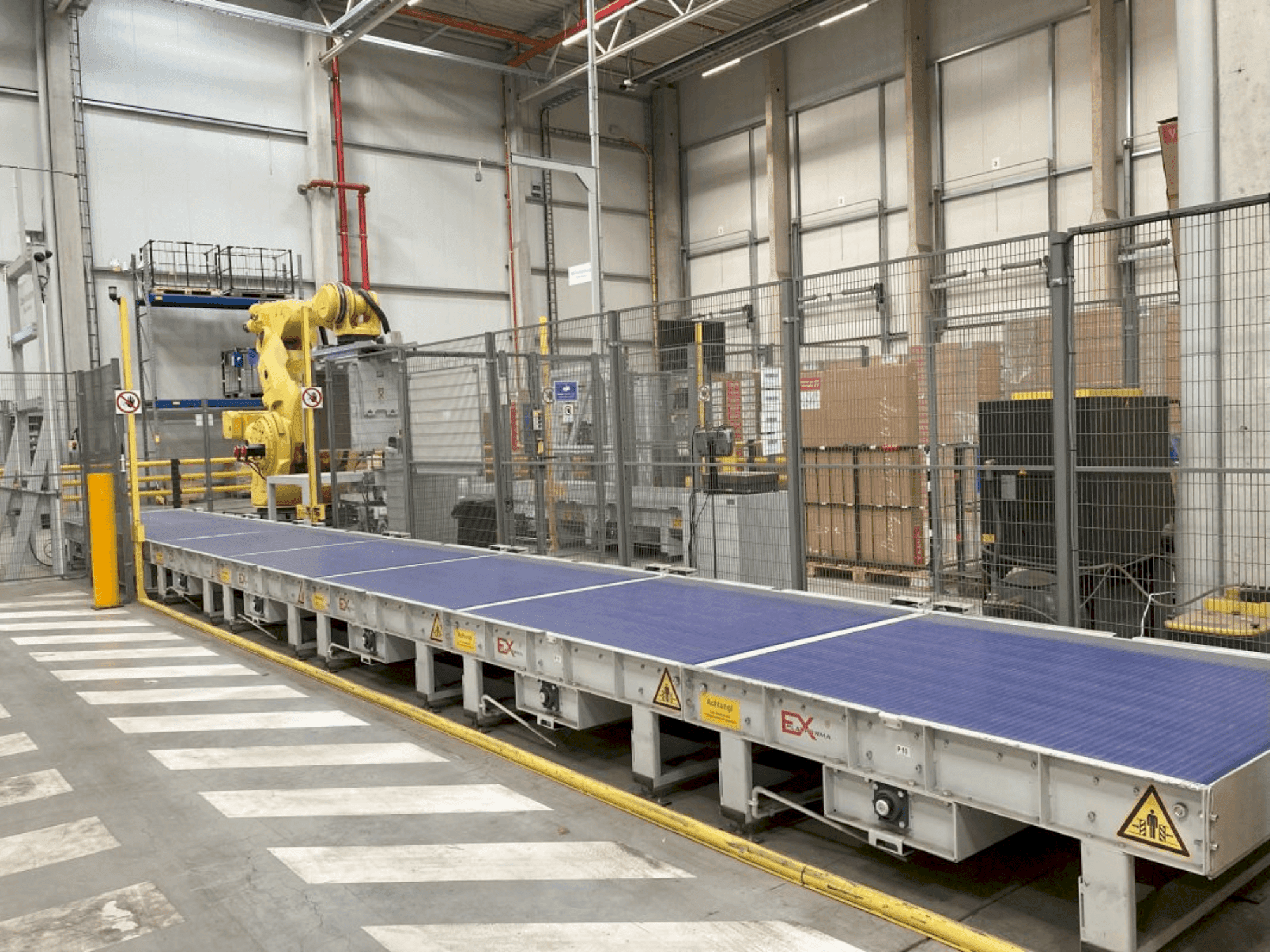 Vista Frontal da FANUC M-2000iA/1700L máquina