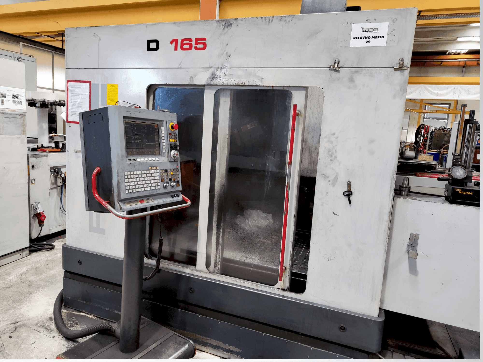 Vista Frontal da Fidia D165 3A máquina