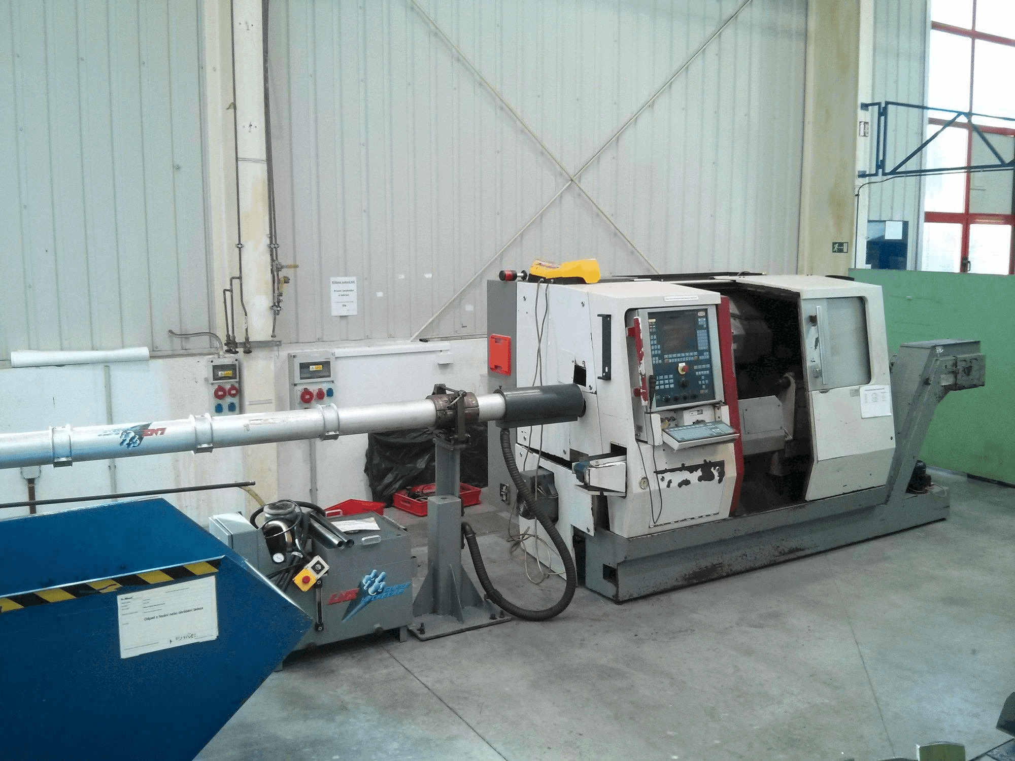 Vista Frontal da TRAUB TNA 300 máquina