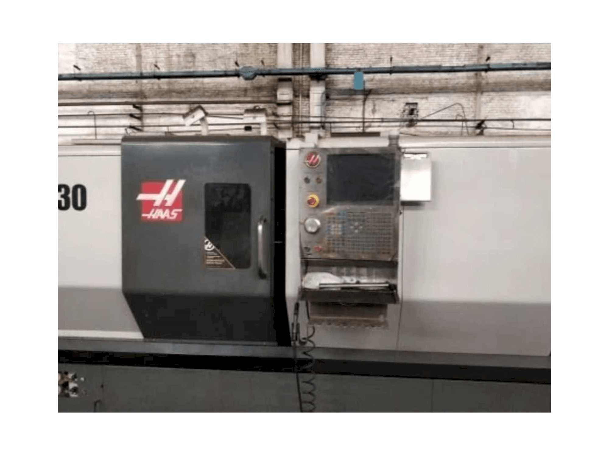 Vista Frontal da HAAS ST-30 máquina